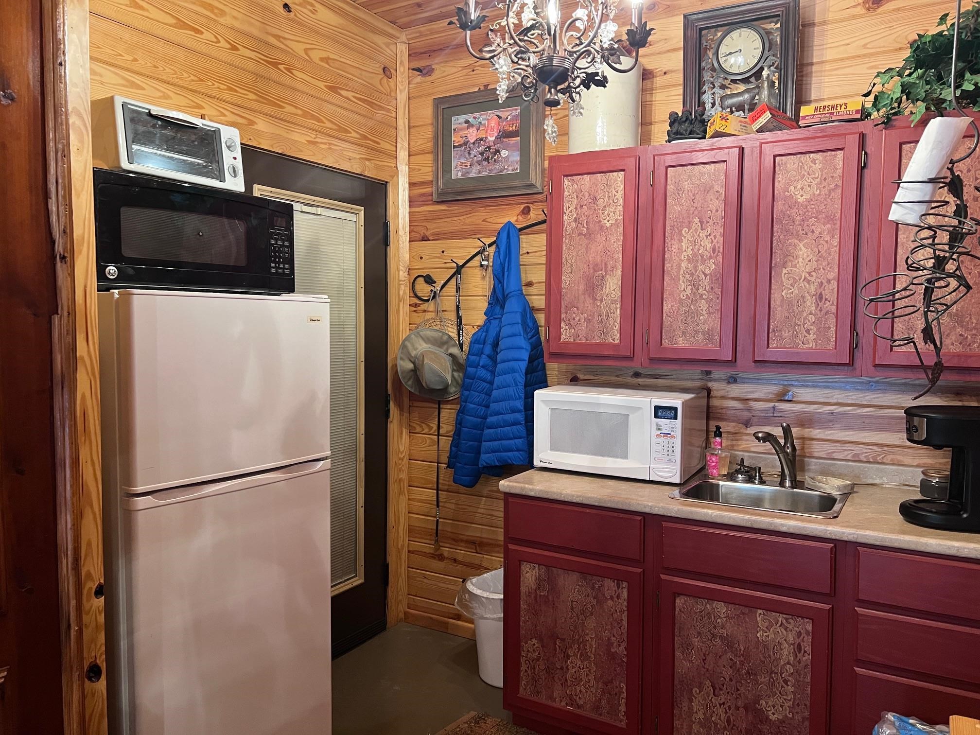 908 S Riverview  Mountain View, AR