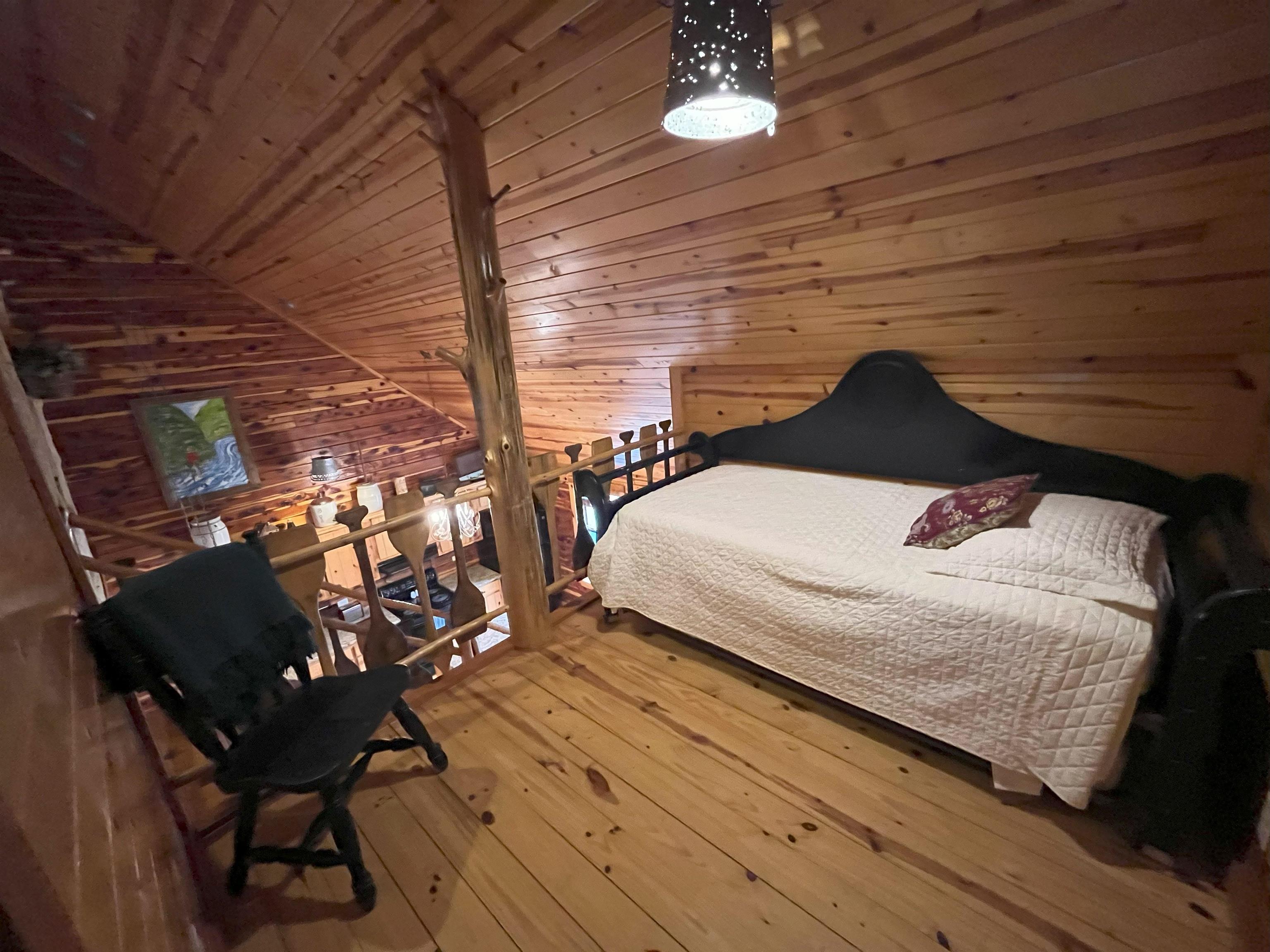 908 S Riverview  Mountain View, AR