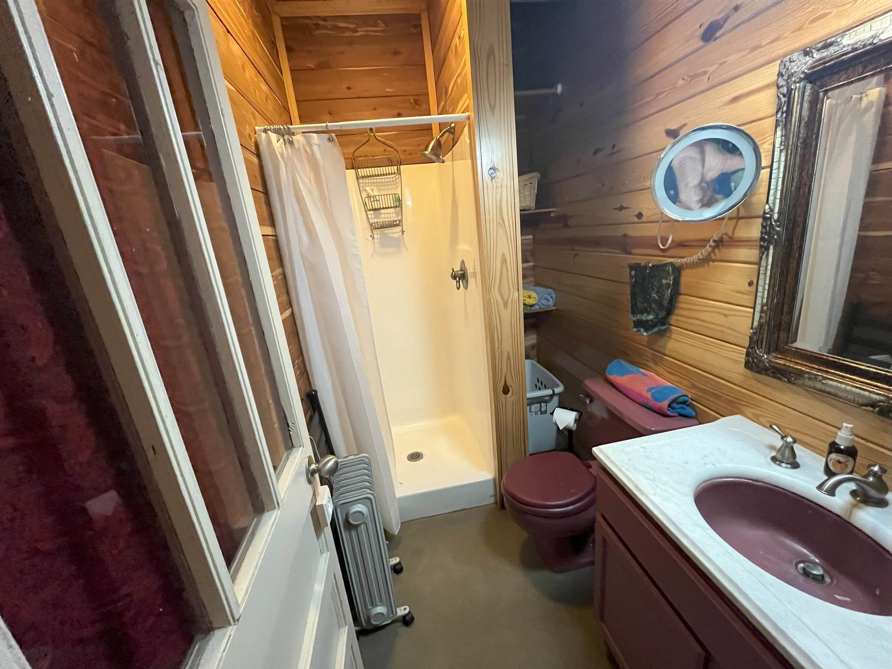 908 S Riverview  Mountain View, AR