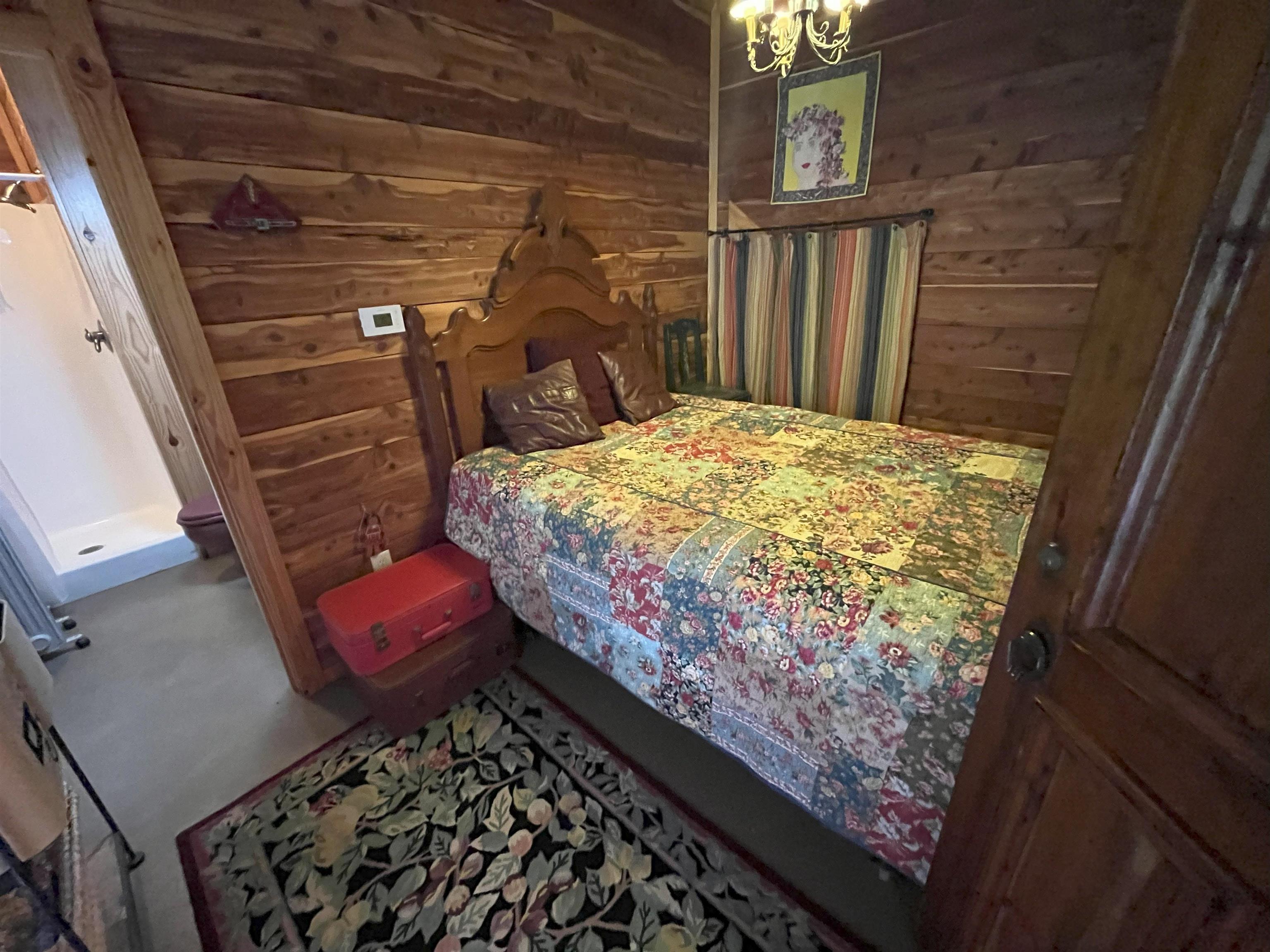 908 S Riverview  Mountain View, AR