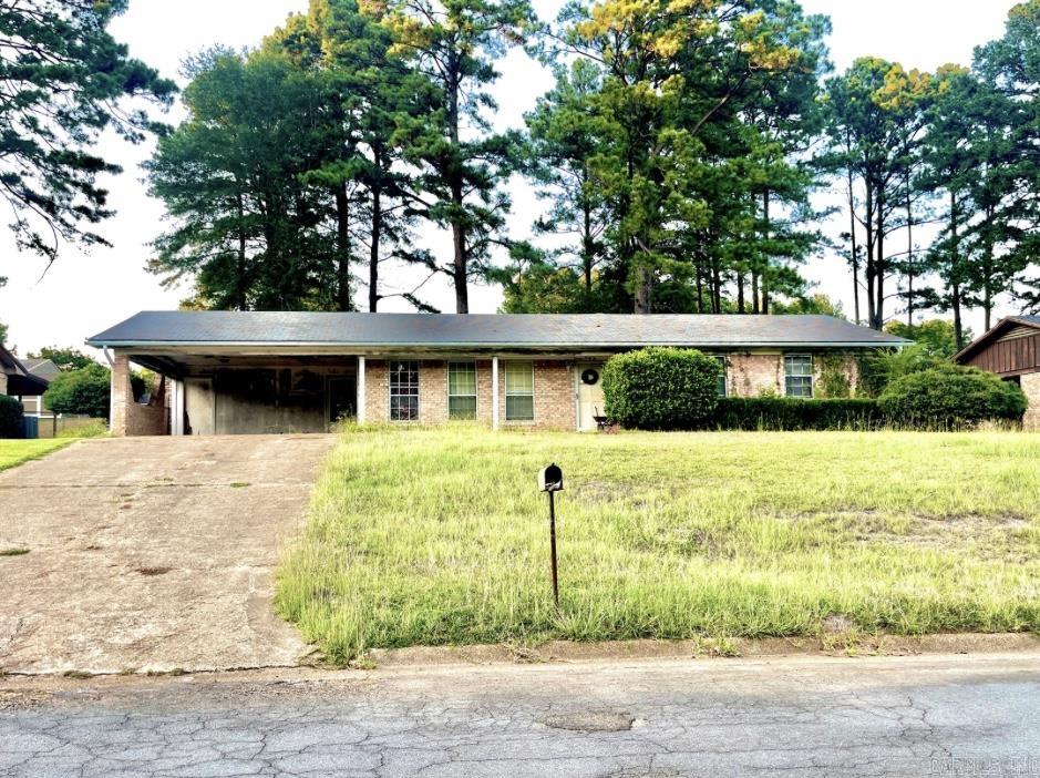 1342 Peppertree Ln  Camden, AR