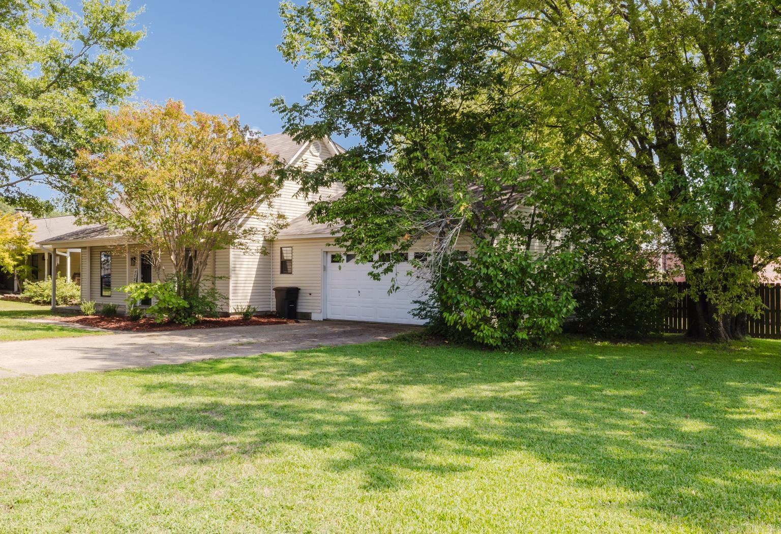1 Azalea Cir  Benton, AR
