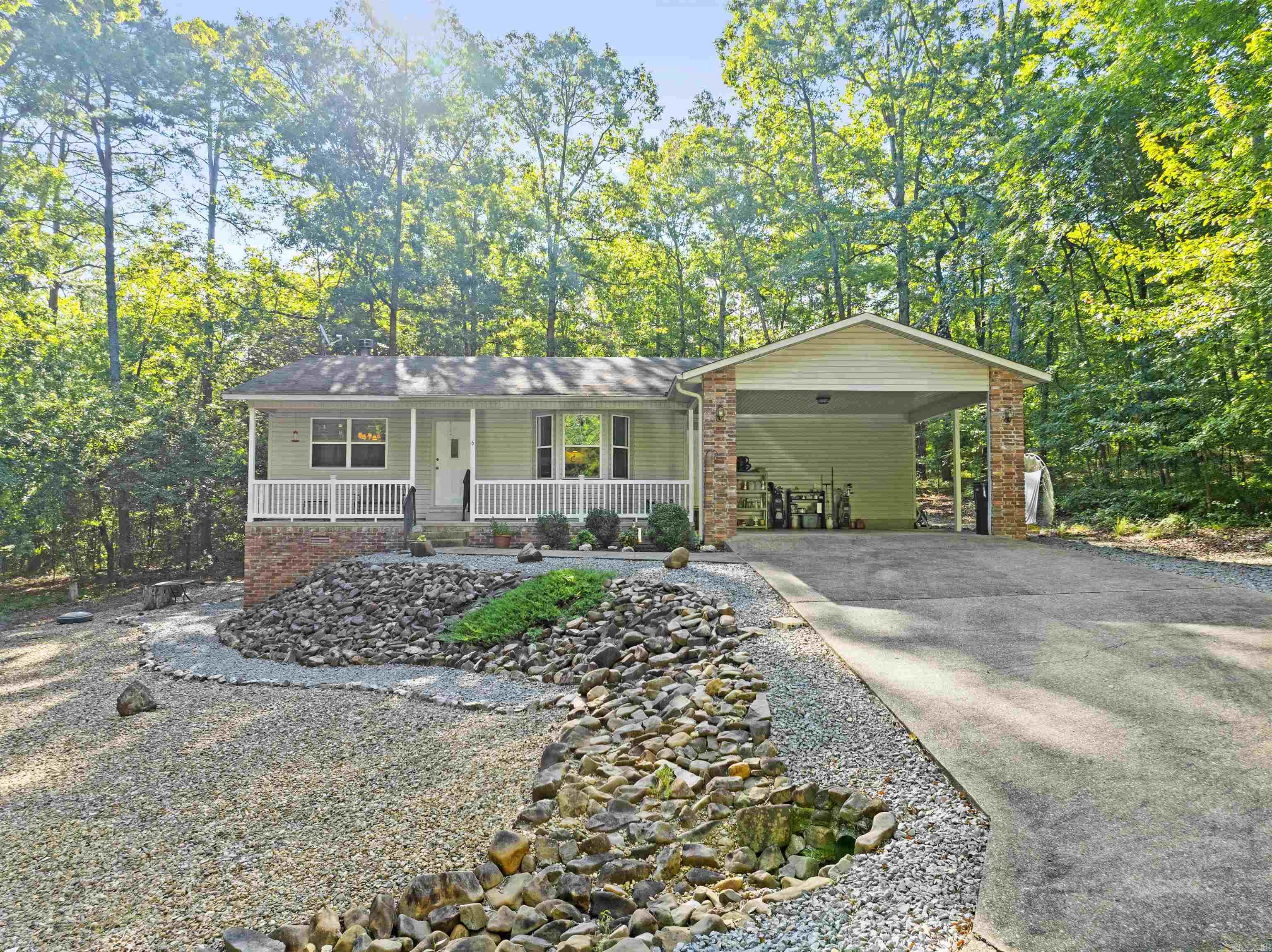 6 Lugar  Hot Springs Village, AR