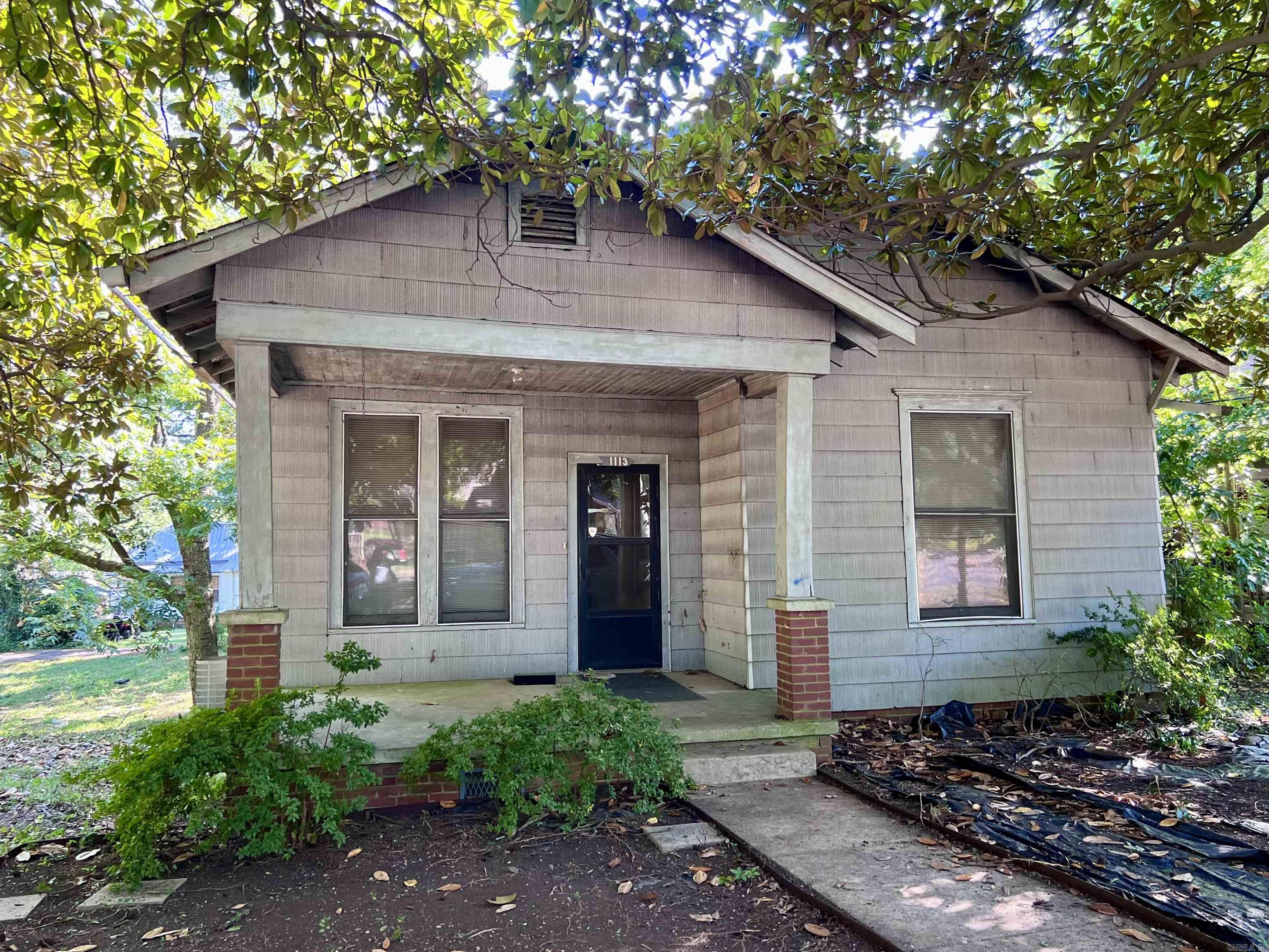 1113 W Grand  Hot Springs National Park, AR
