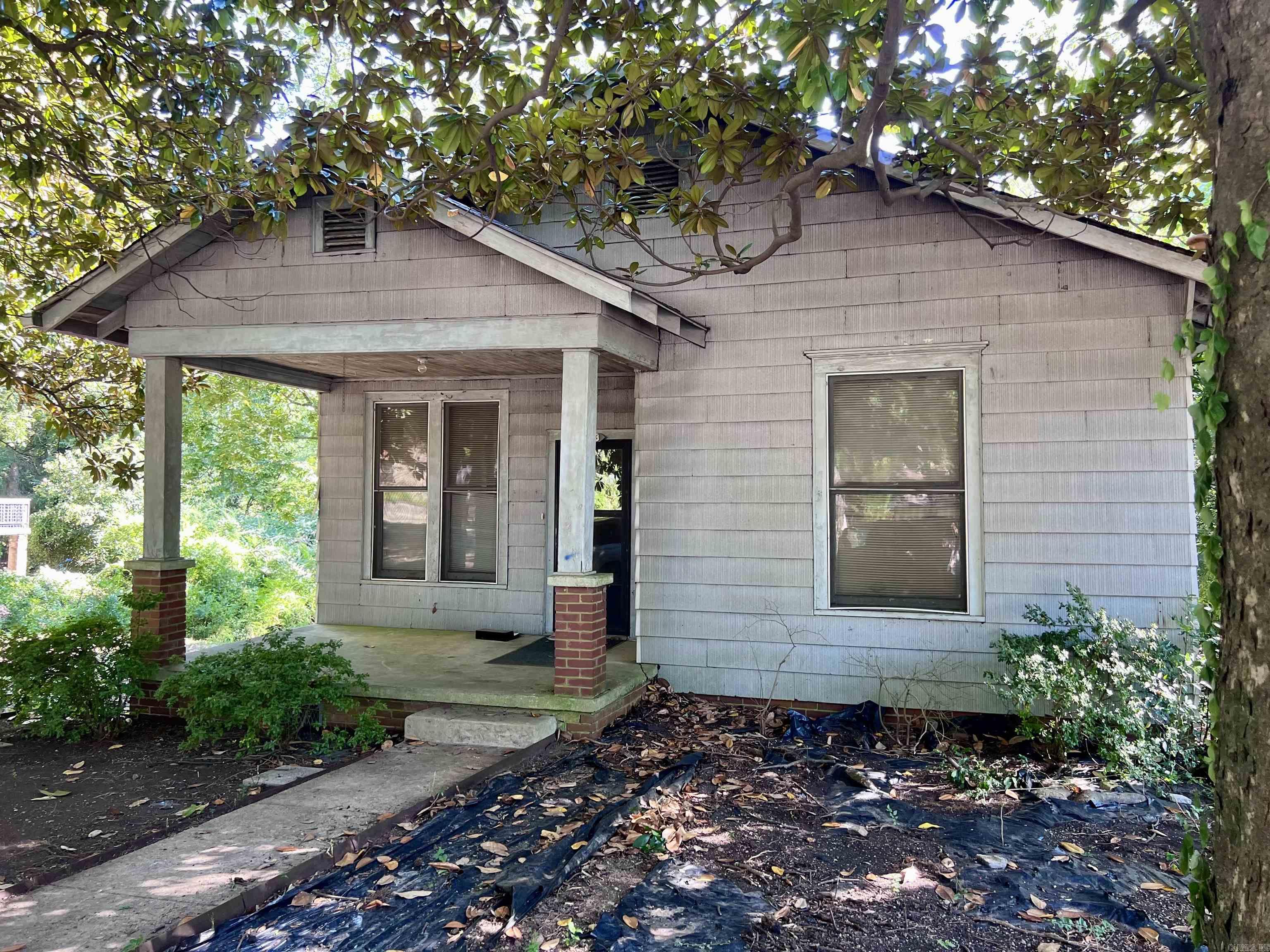 1113 W Grand  Hot Springs National Park, AR