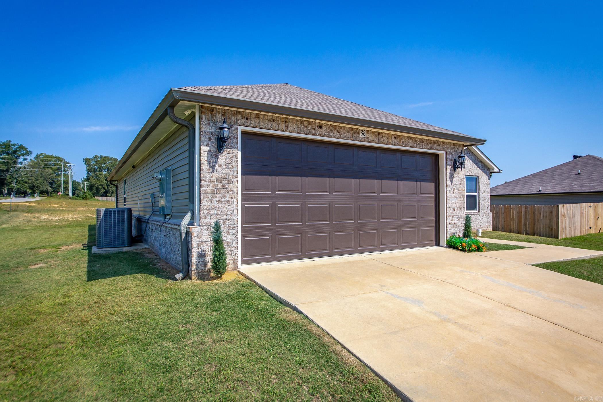 38 Saunder  Ward, AR