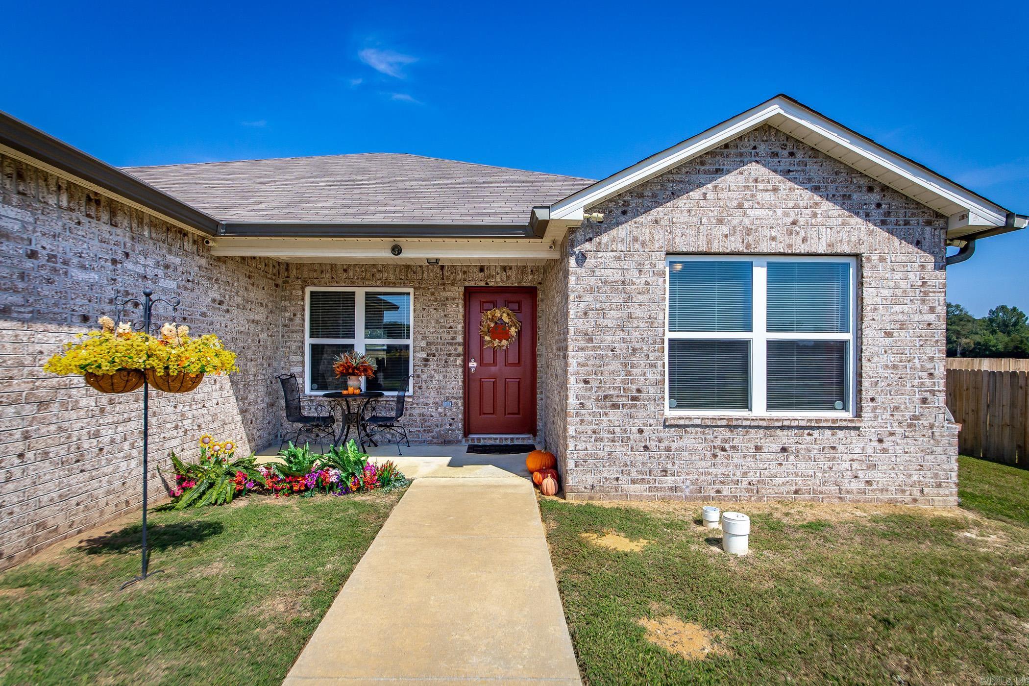 38 Saunder  Ward, AR