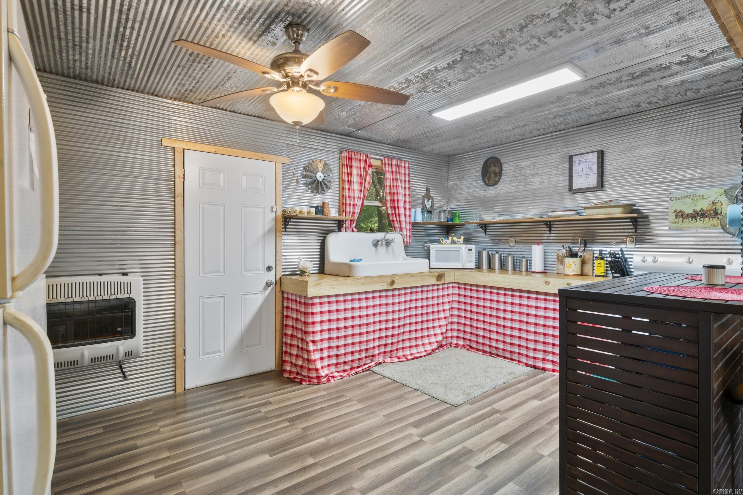 104 Landing  West Point, AR