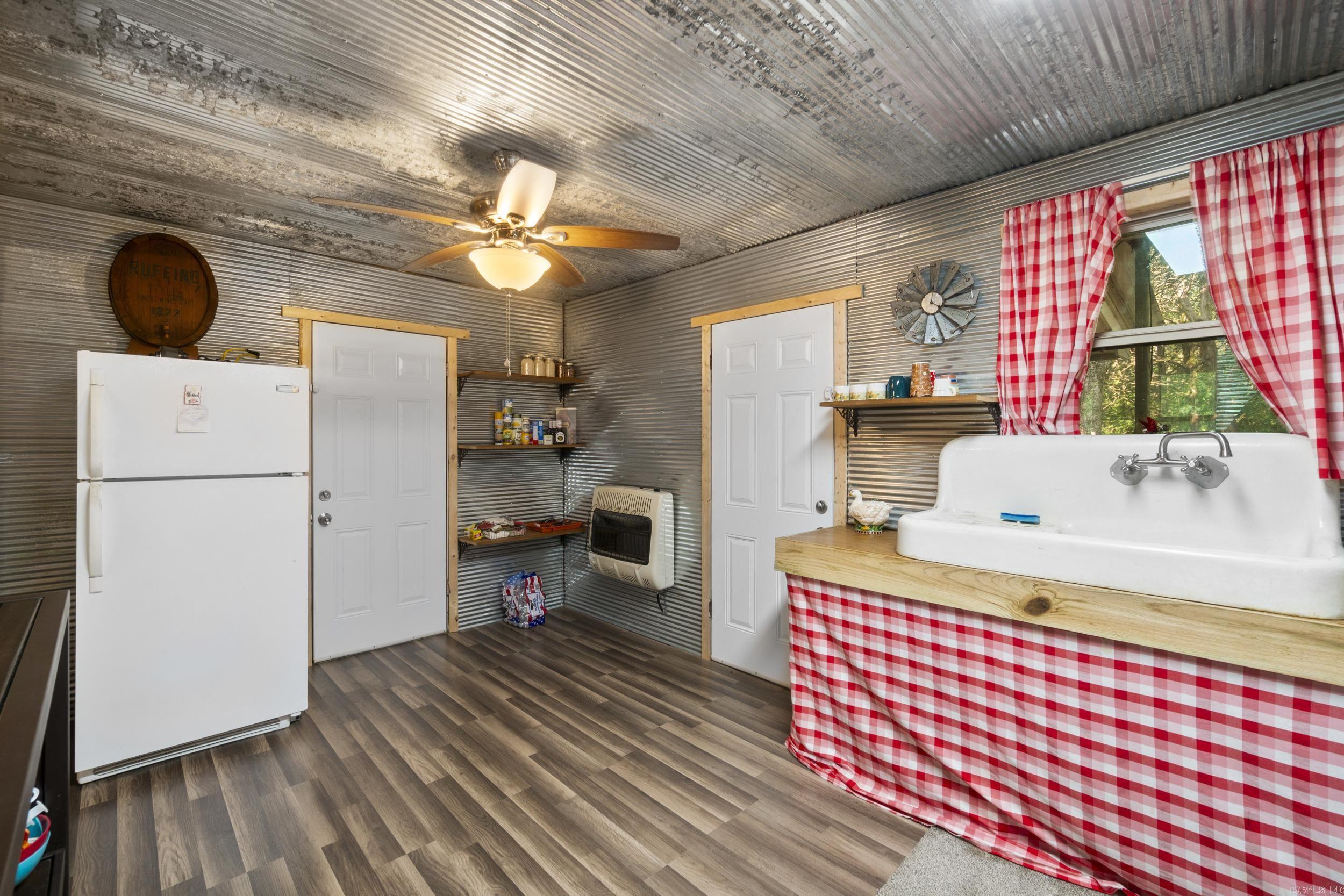 104 Landing  West Point, AR