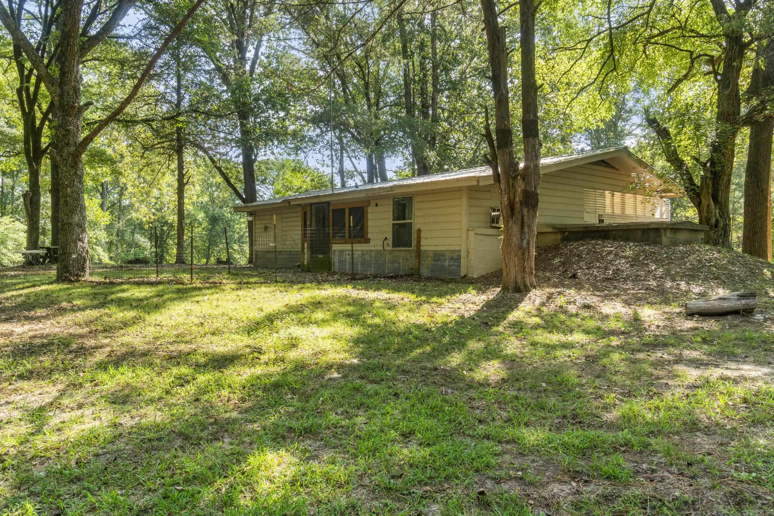104 Landing  West Point, AR