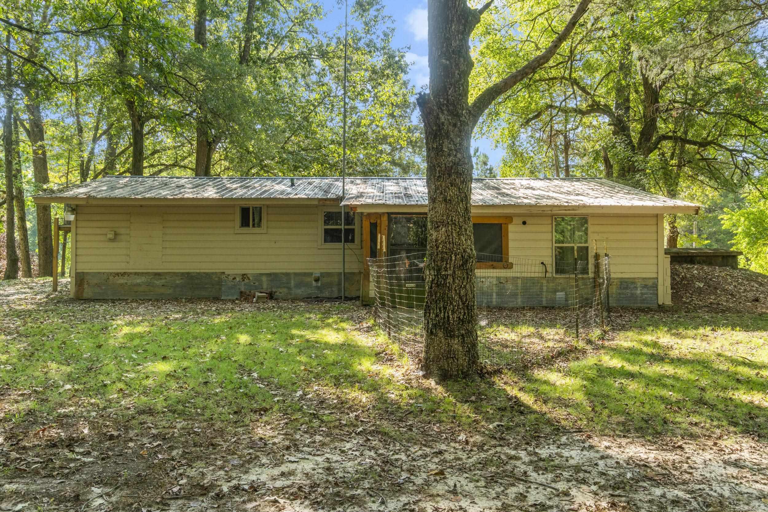 104 Landing  West Point, AR