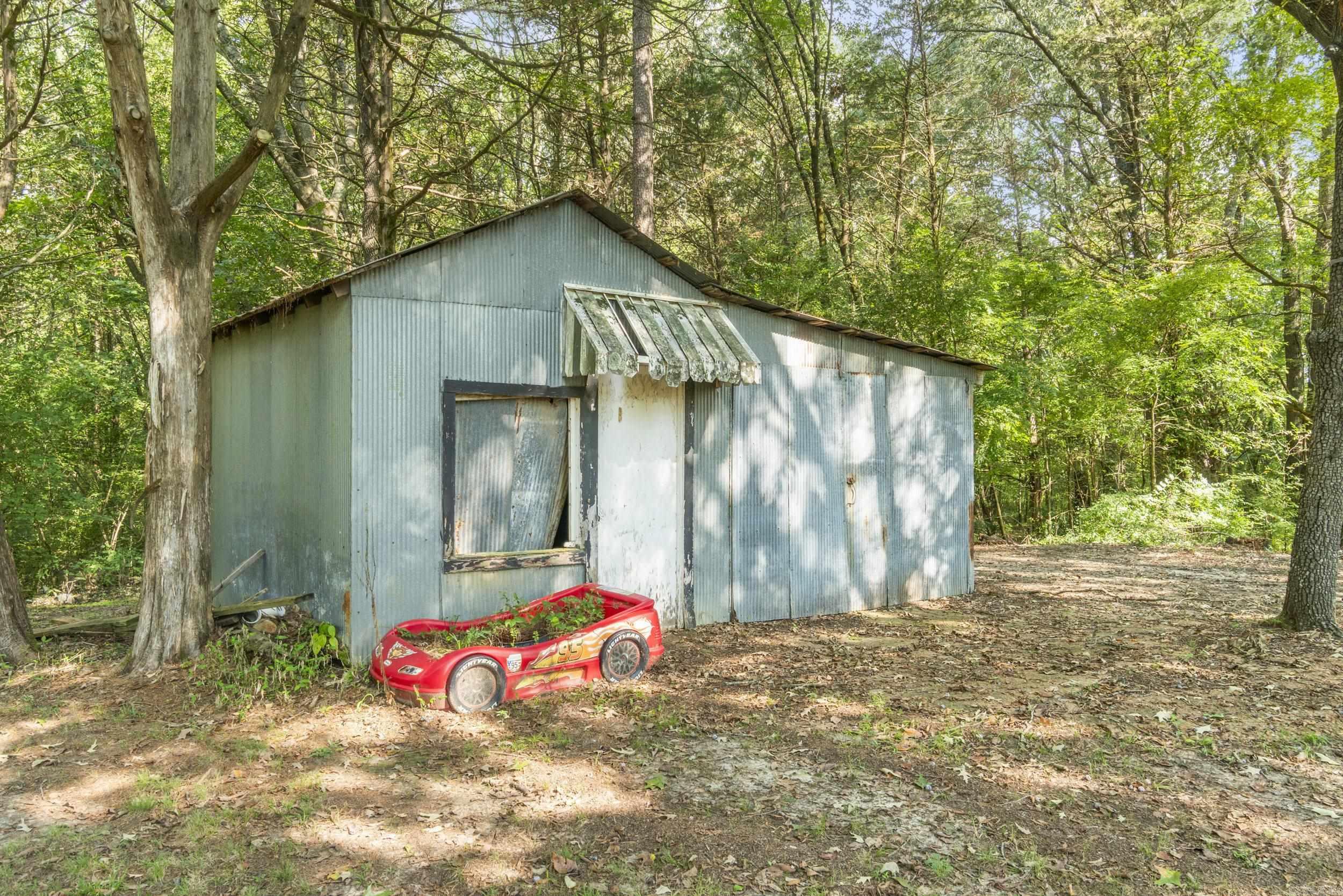 104 Landing  West Point, AR