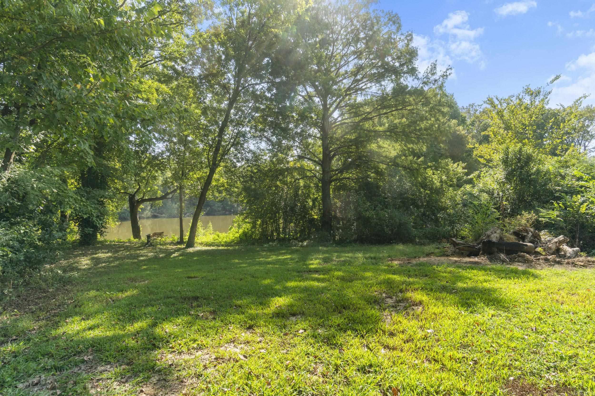 104 Landing  West Point, AR