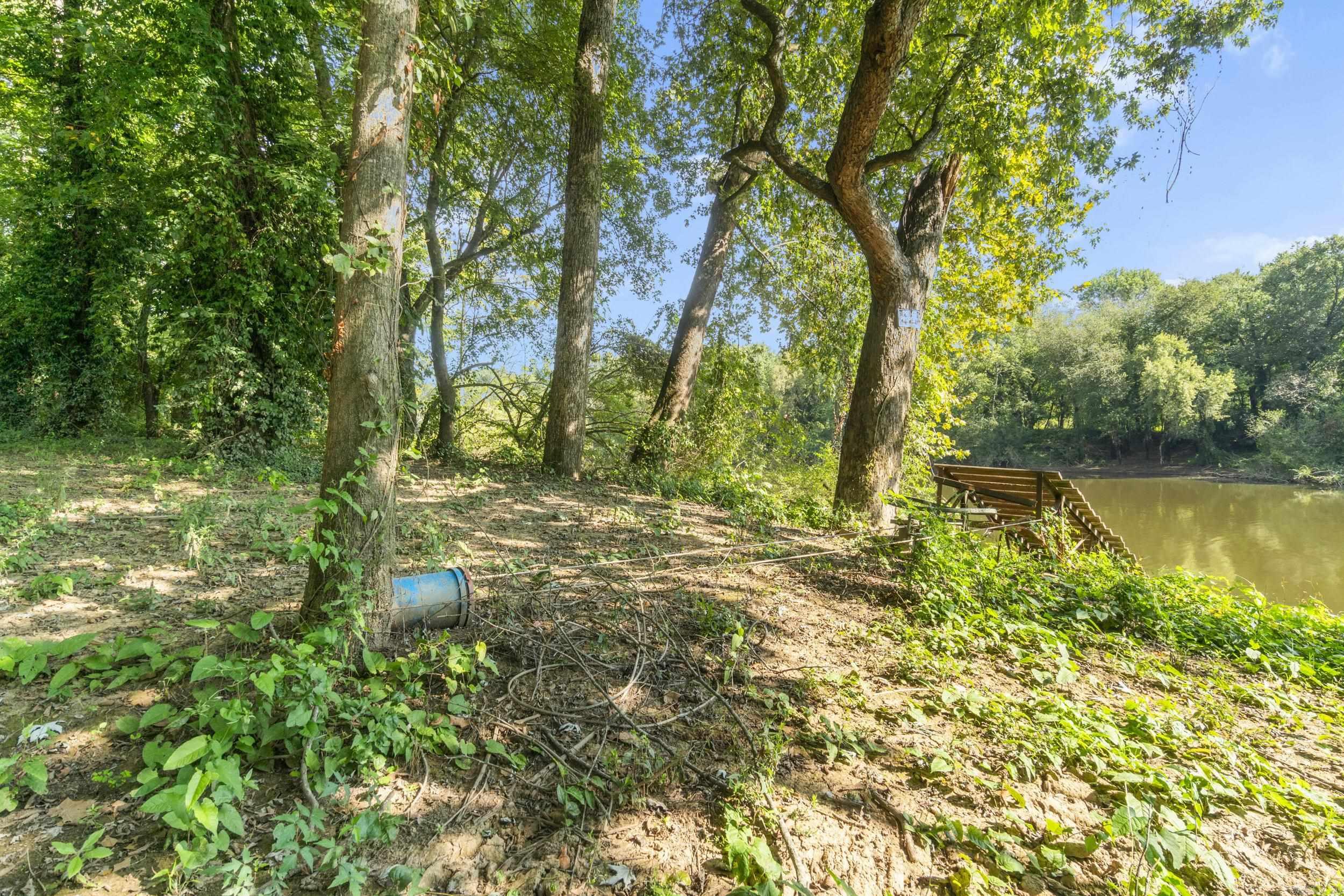 104 Landing  West Point, AR