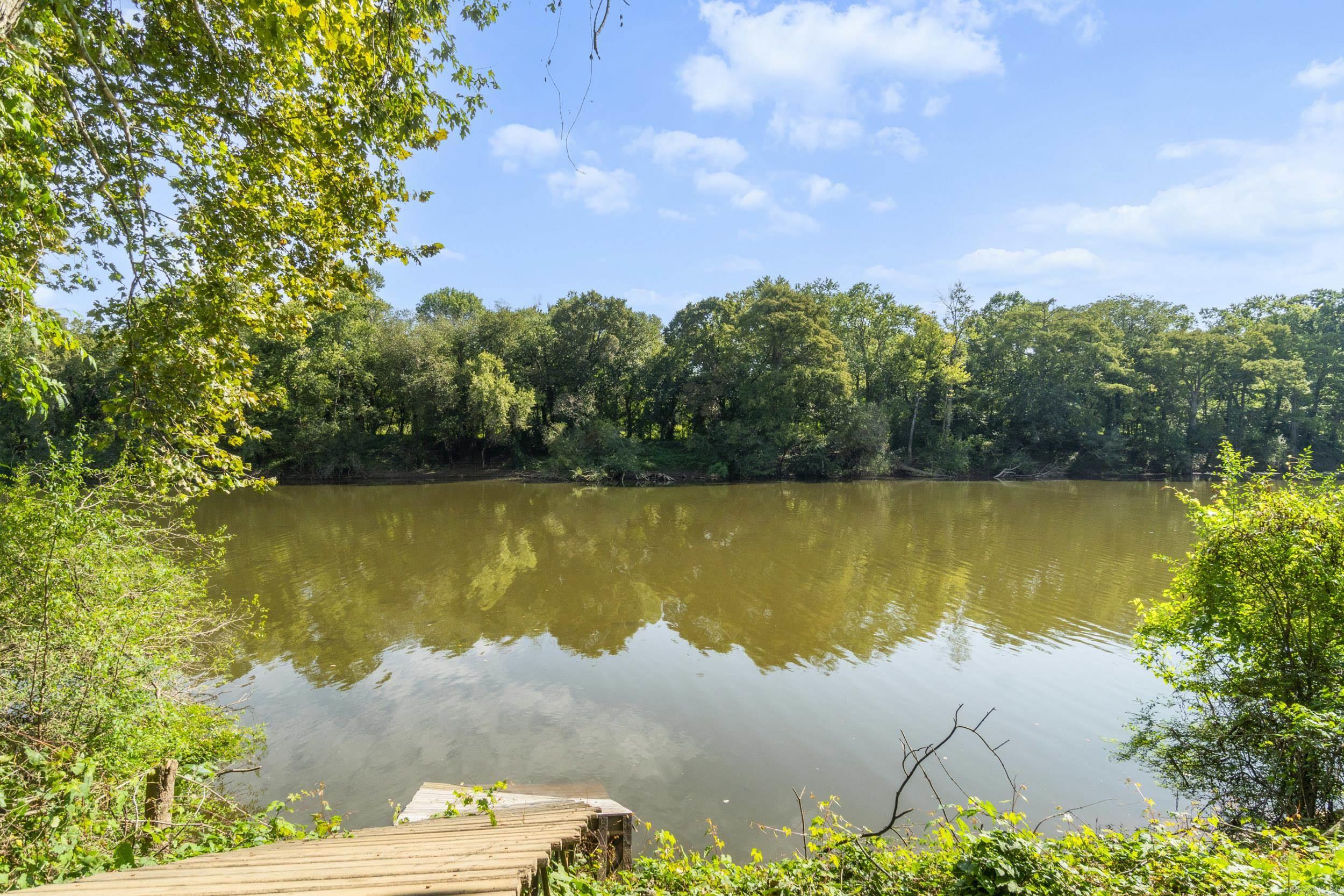 104 Landing  West Point, AR