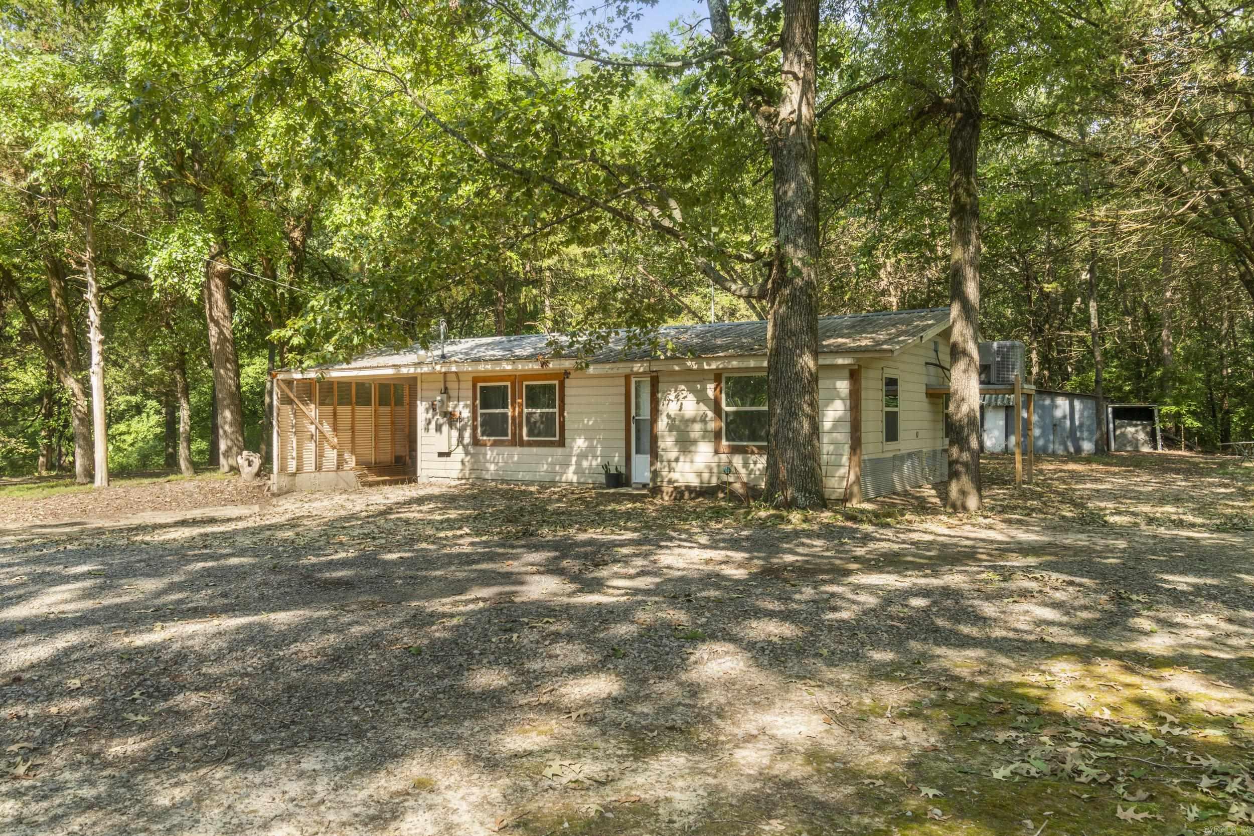 104 Landing  West Point, AR