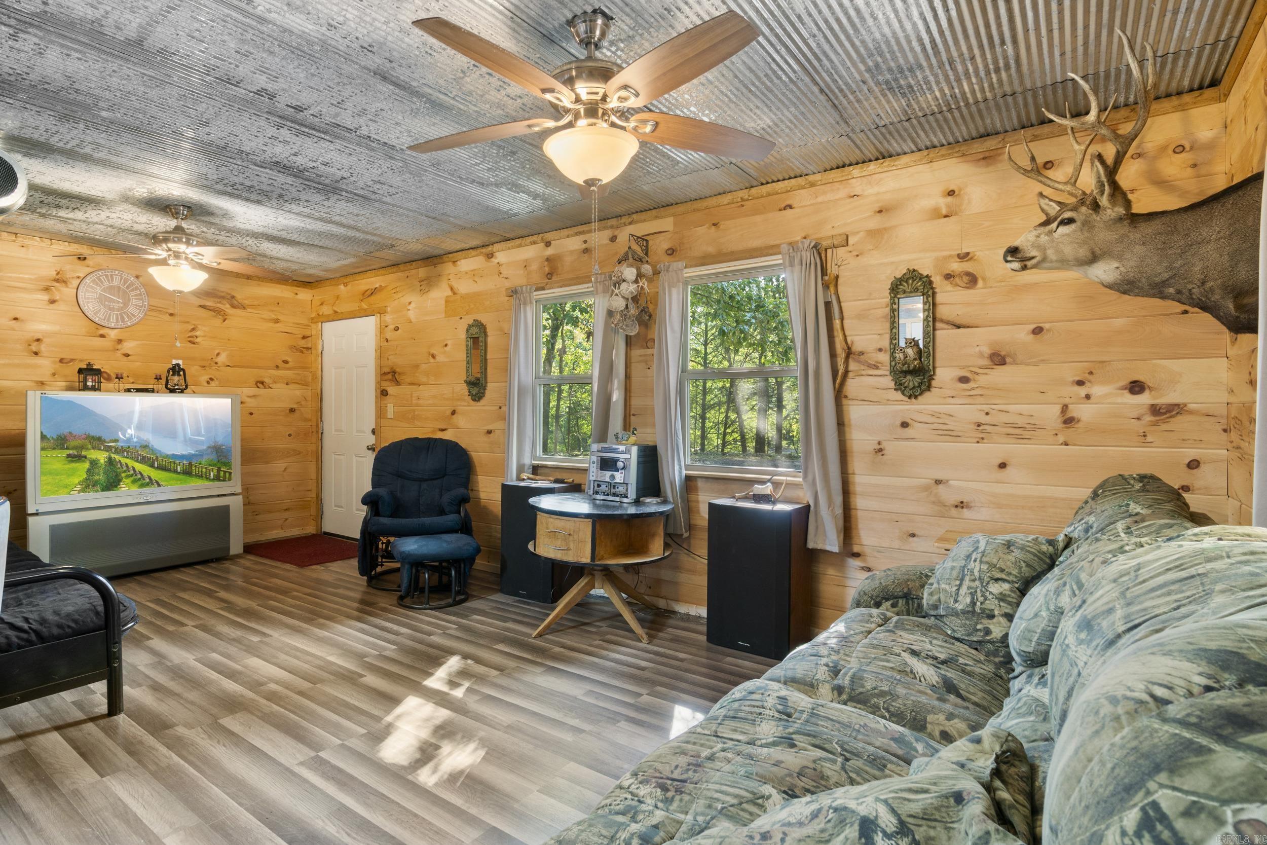 104 Landing  West Point, AR