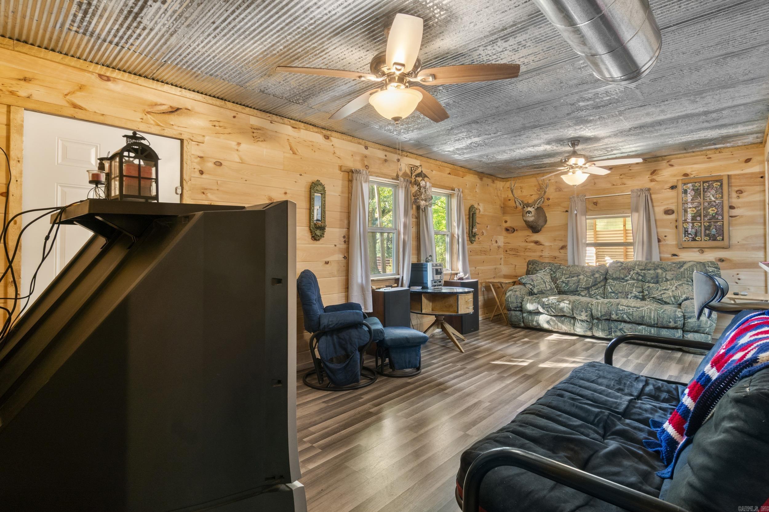104 Landing  West Point, AR
