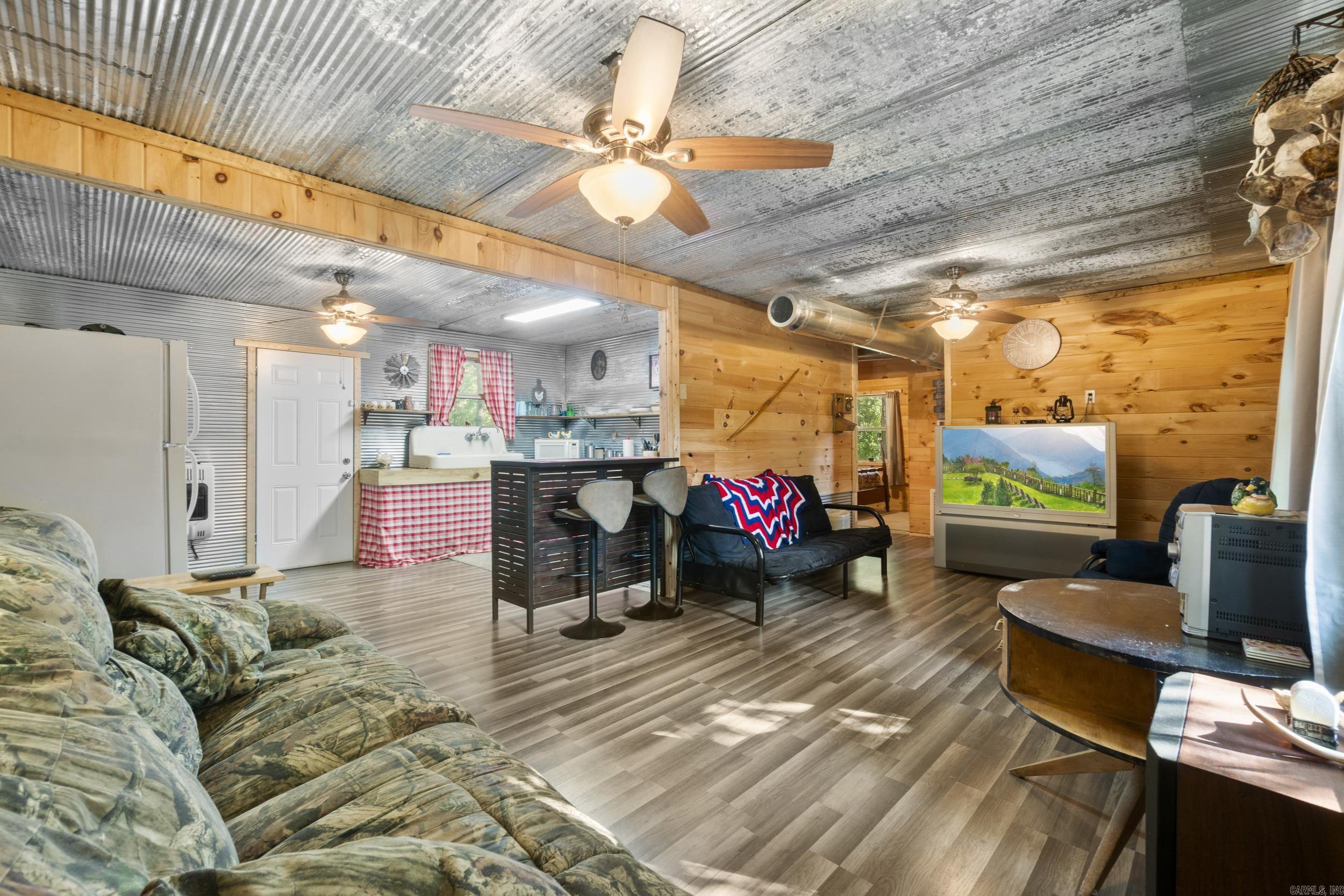 104 Landing  West Point, AR