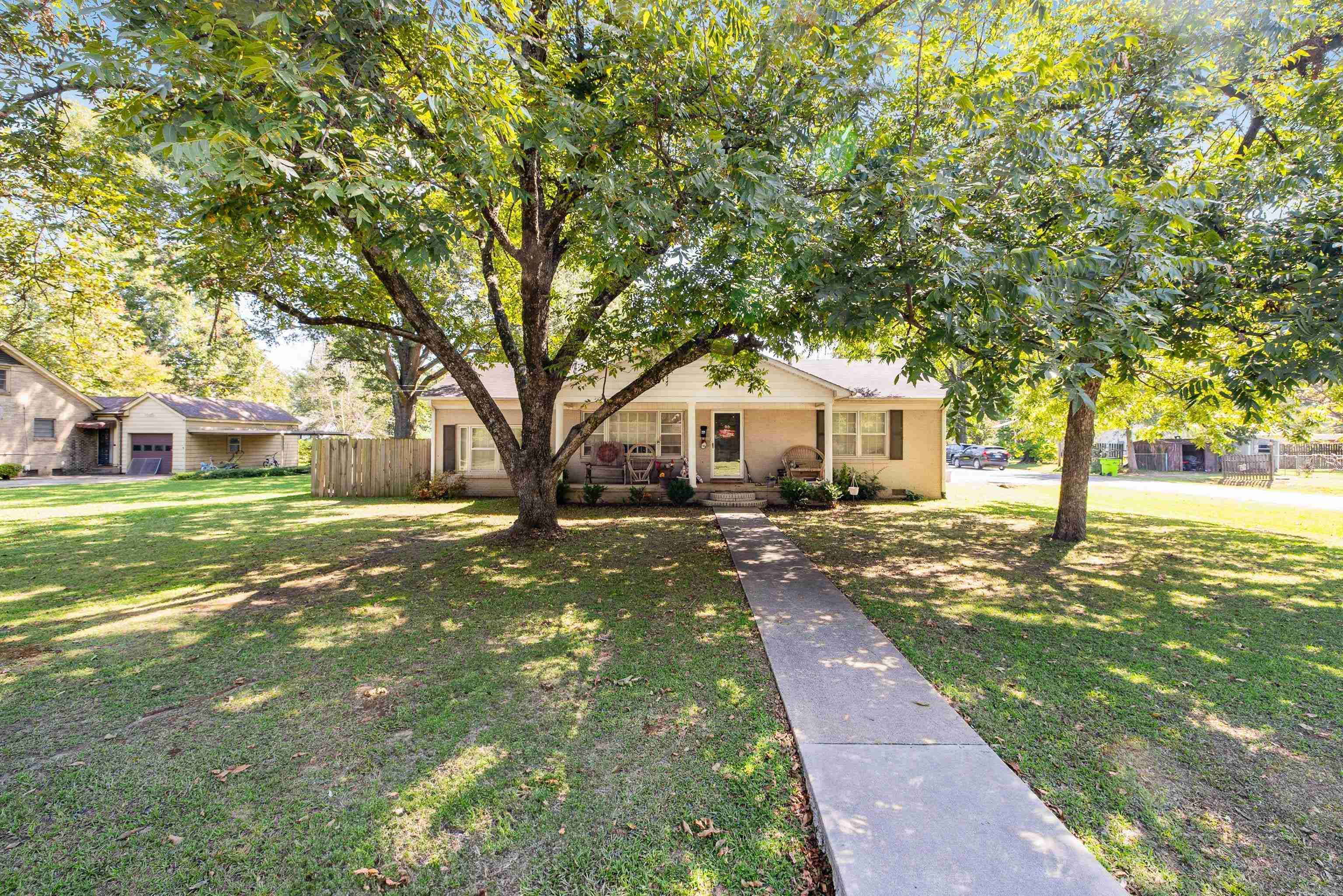 221 Adams  Lonoke, AR