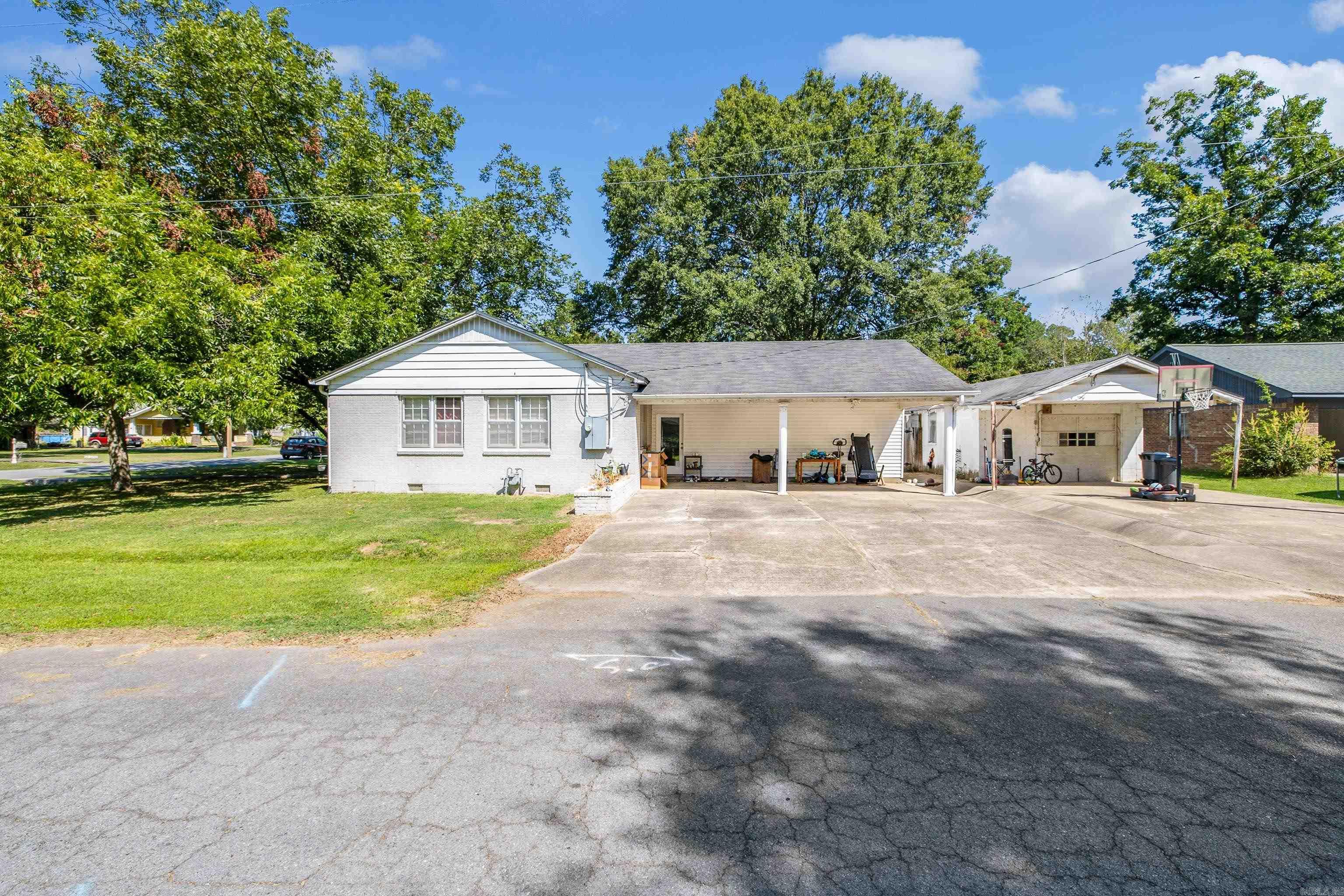 221 Adams  Lonoke, AR
