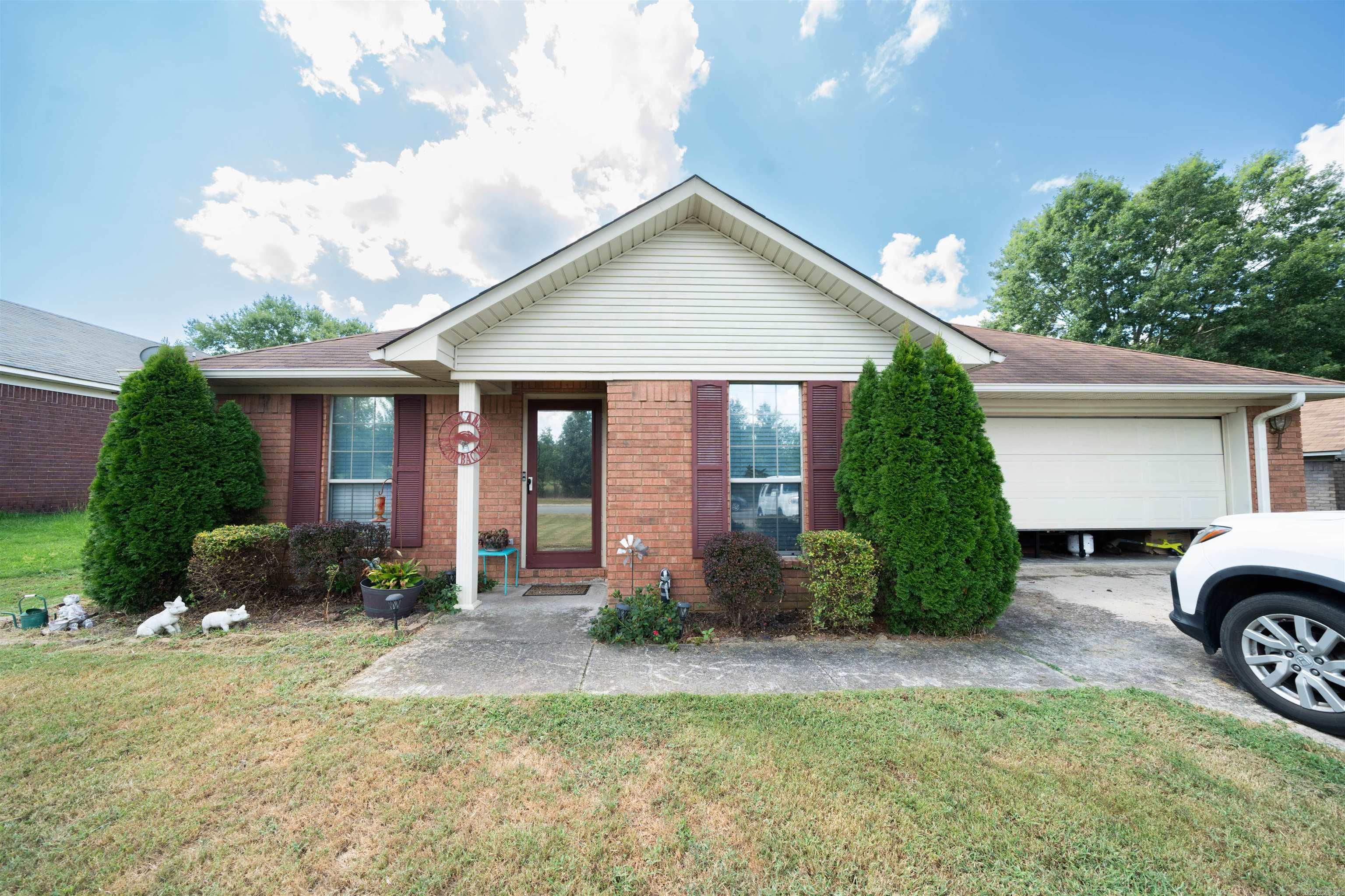 11 4th  Greenbrier, AR