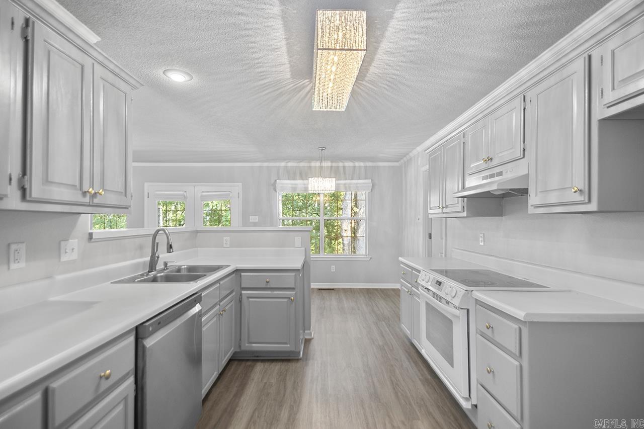 1213 River Oaks  Benton, AR