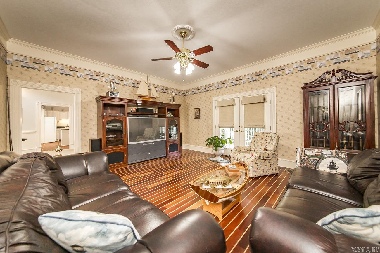 270 HICKORY HILLS DR.  Austin, AR
