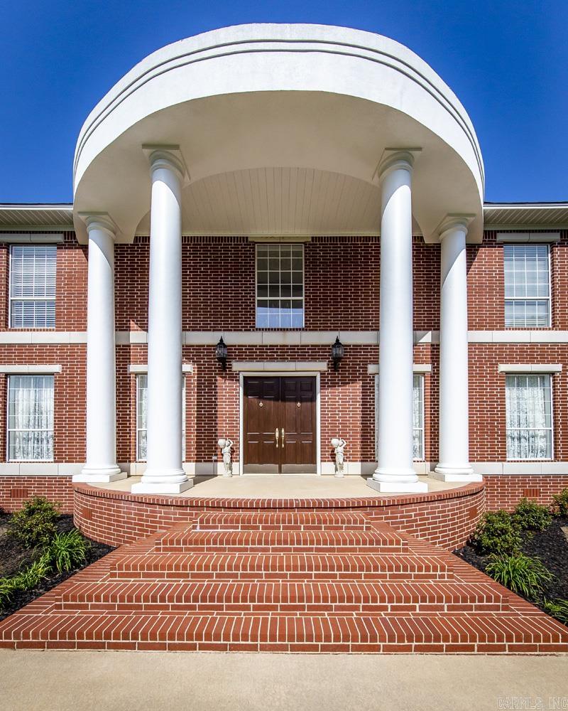 270 HICKORY HILLS DR.  Austin, AR
