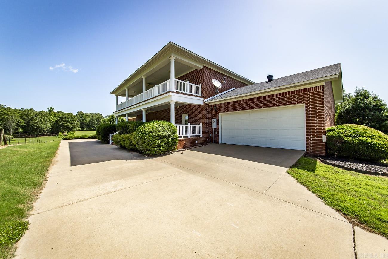 270 HICKORY HILLS DR.  Austin, AR