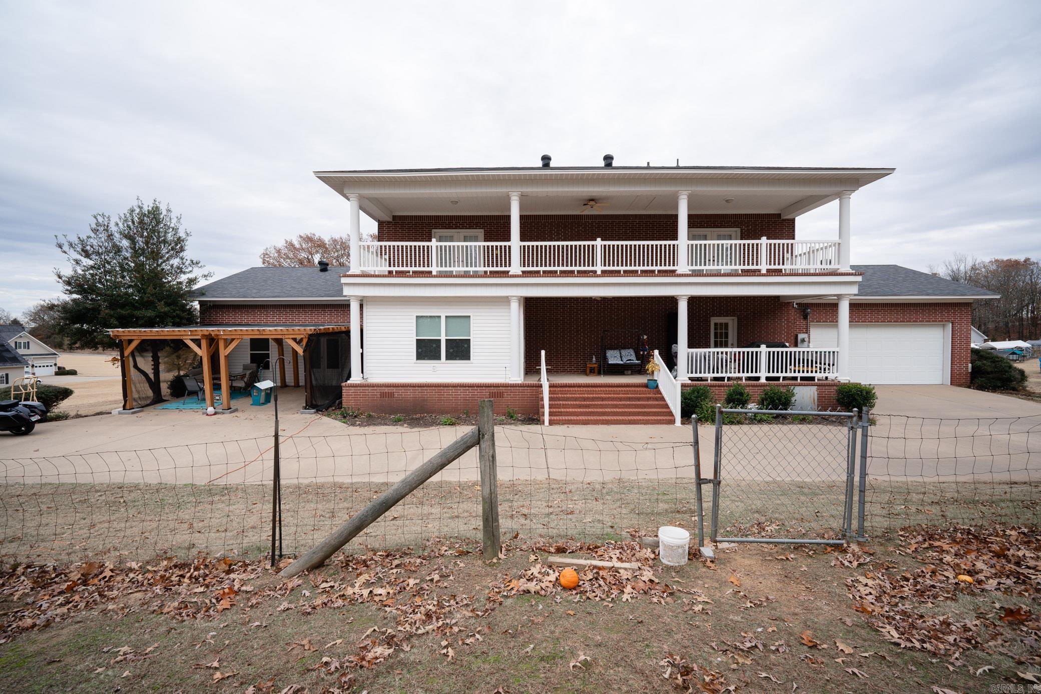 270 HICKORY HILLS DR.  Austin, AR