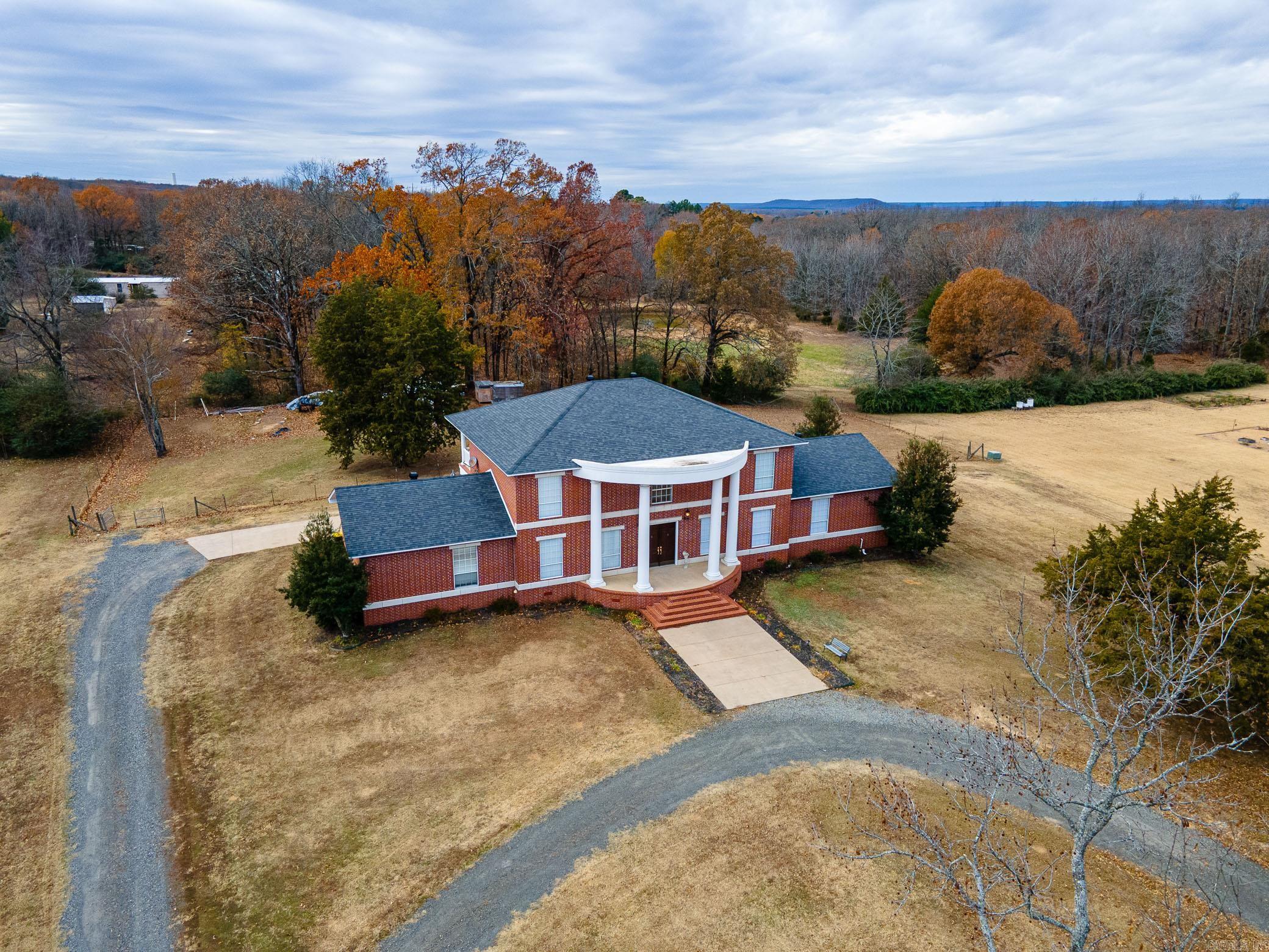270 HICKORY HILLS DR.  Austin, AR
