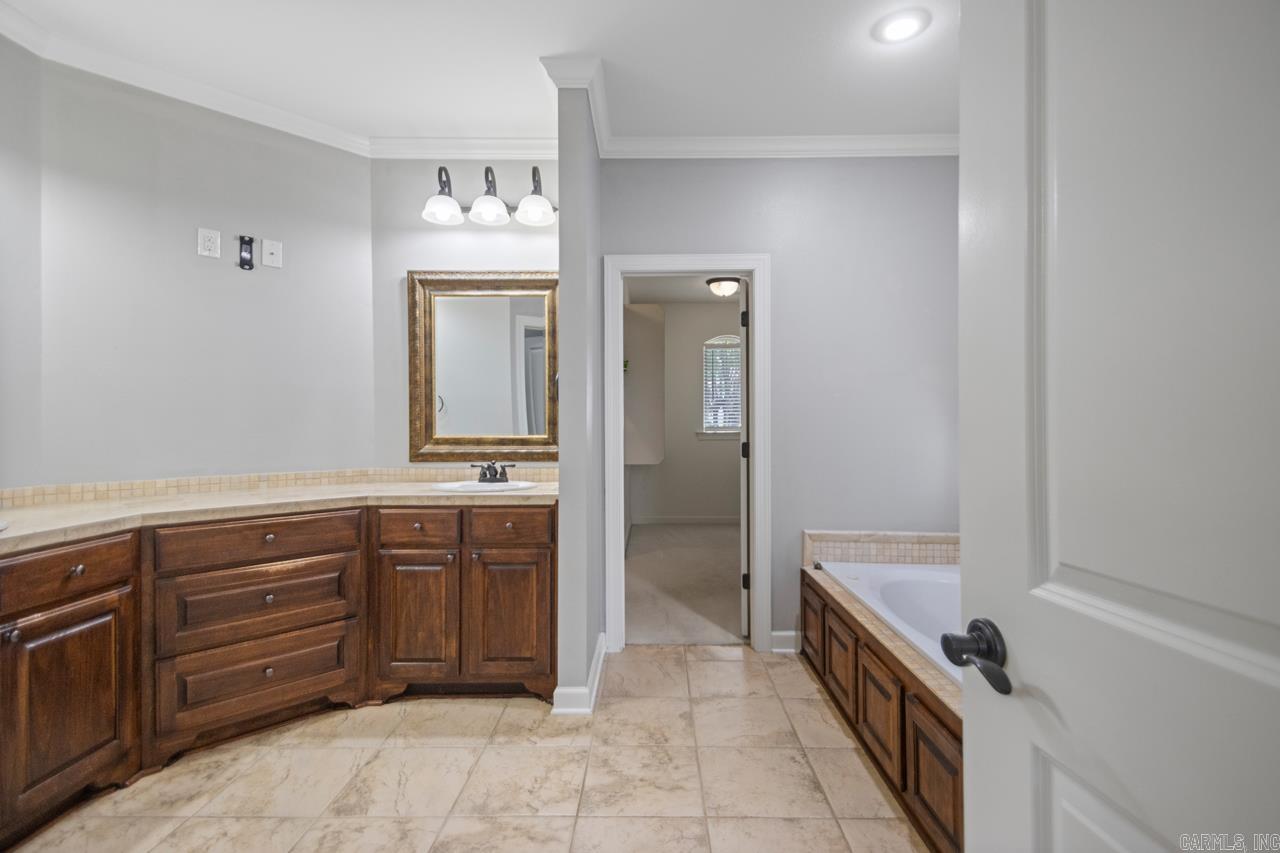 4040 Robinwood  Bryant, AR