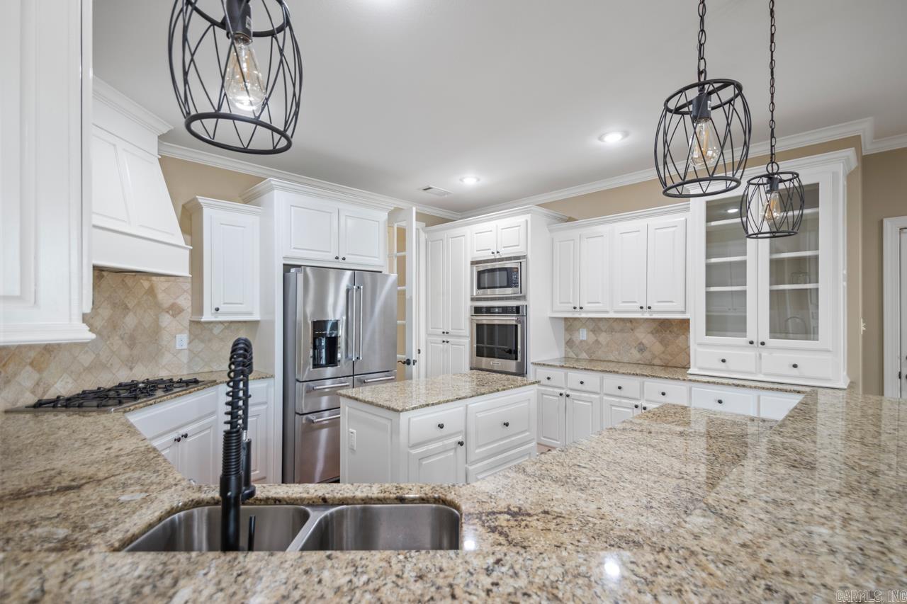 4040 Robinwood  Bryant, AR
