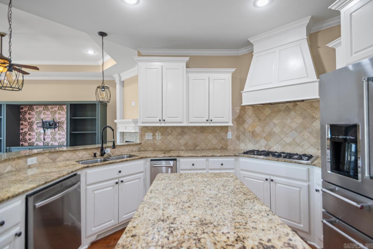 4040 Robinwood  Bryant, AR