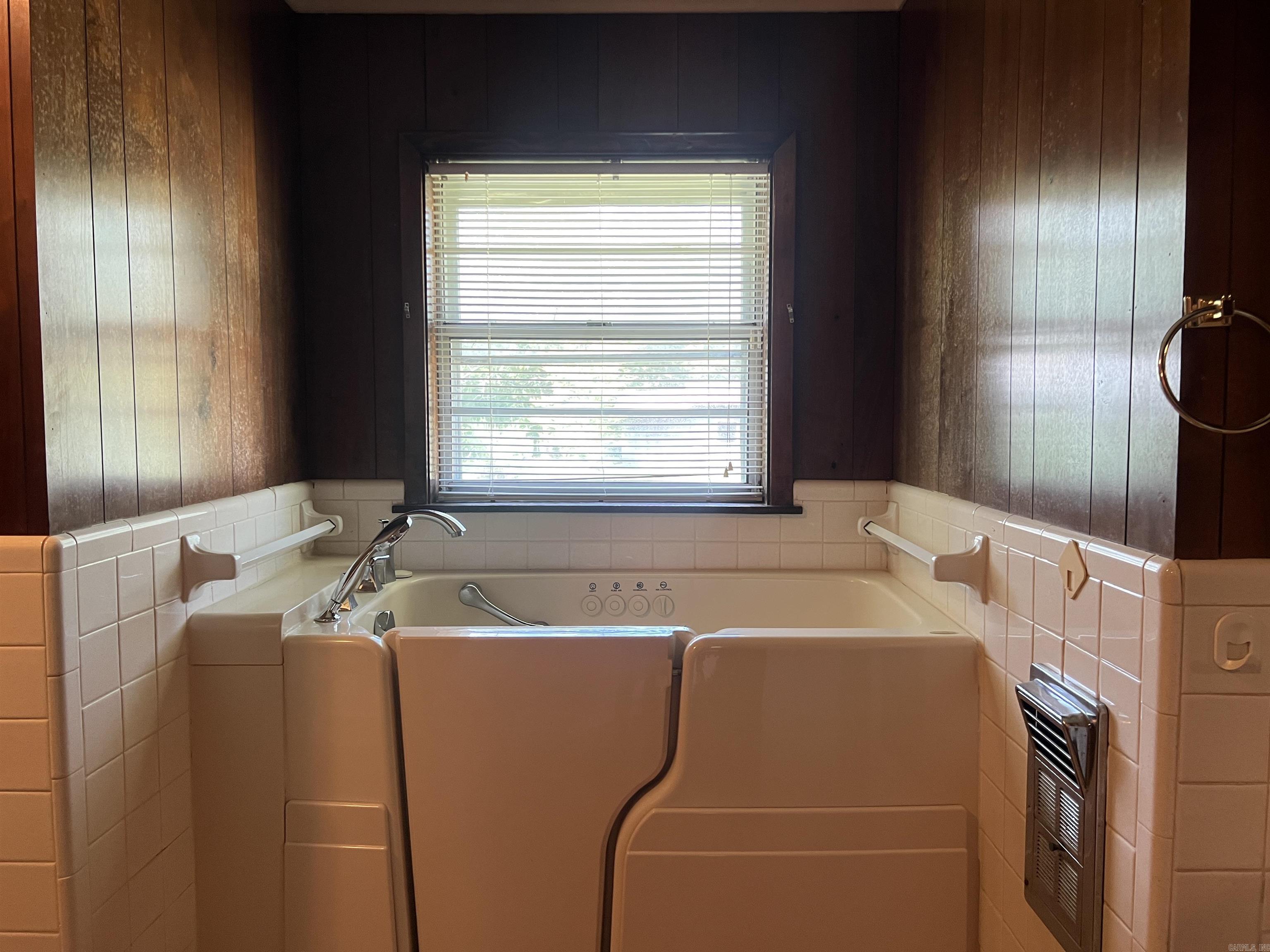 412 Highway 104  White Hall, AR