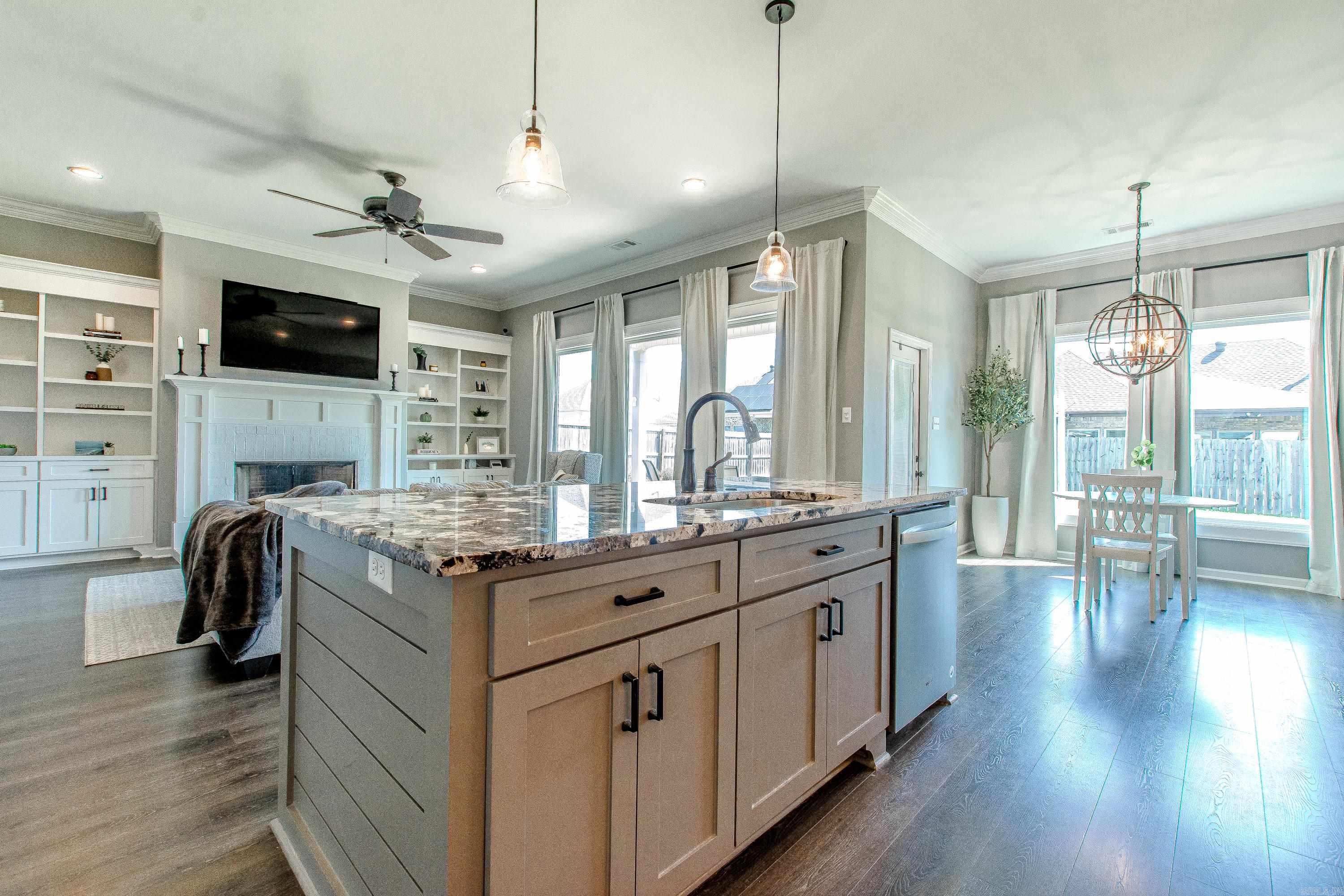 6216 Lewiston  Alexander, AR