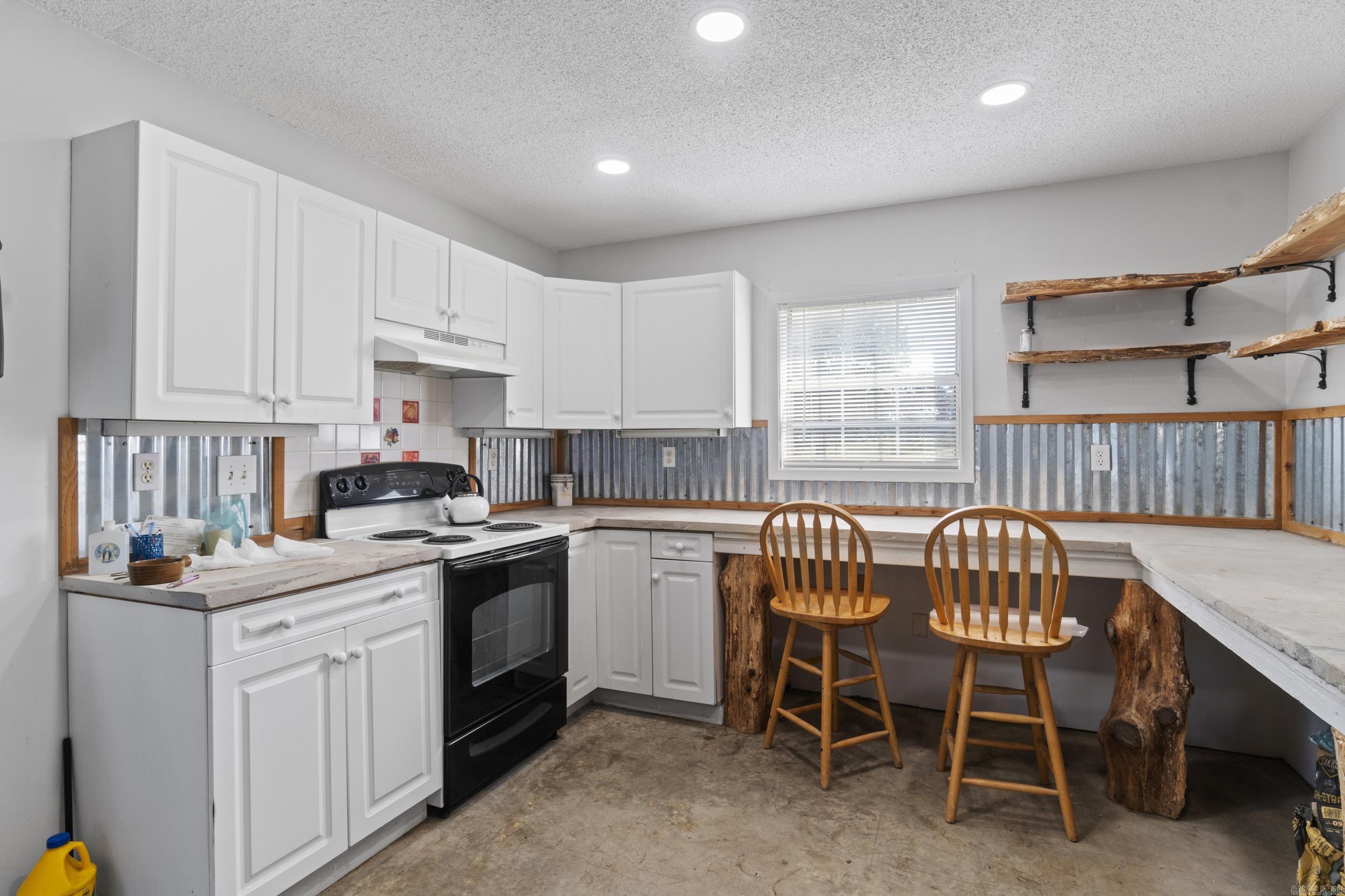 619 Valley View Rd.  Mount Vernon, AR