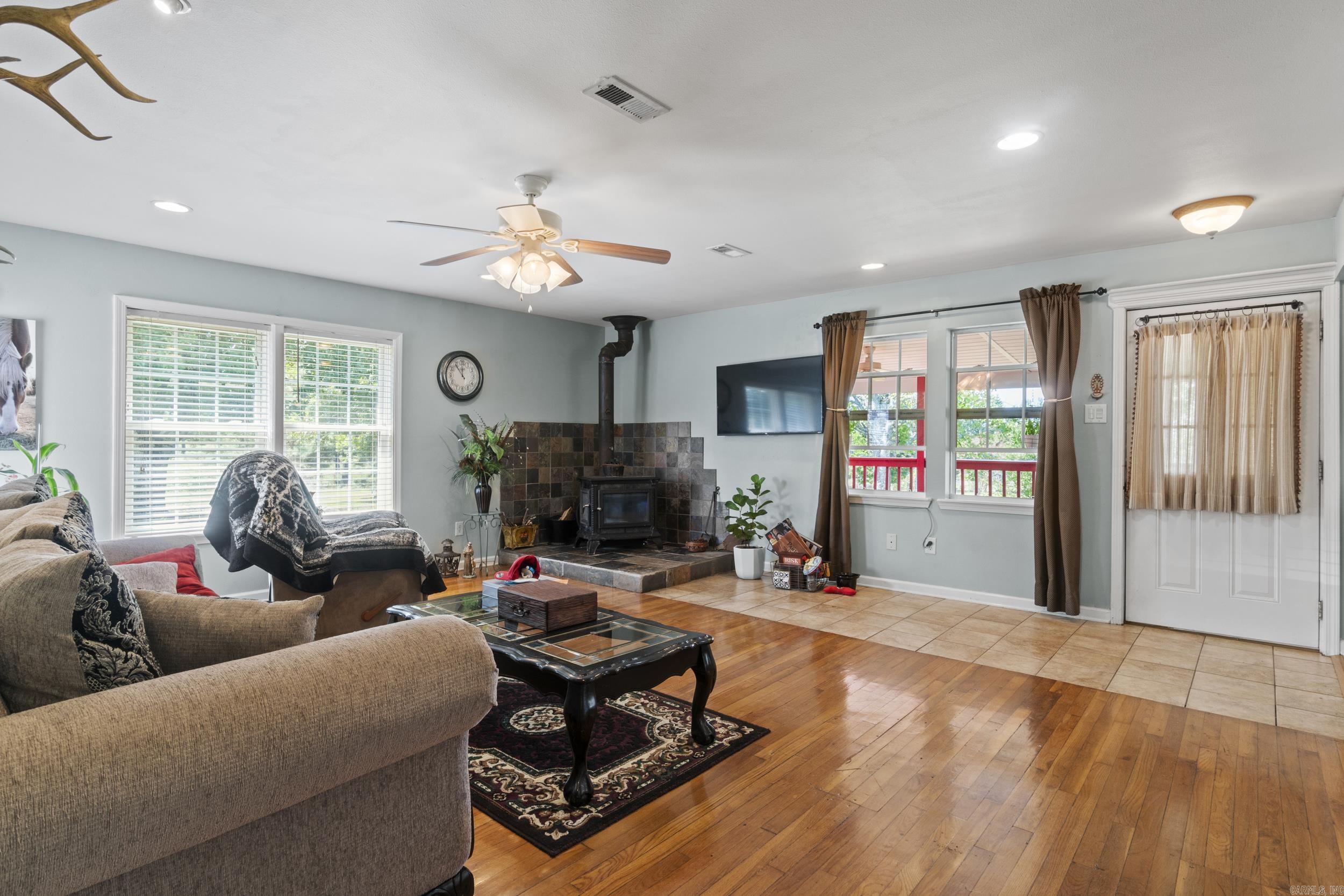 619 Valley View Rd.  Mount Vernon, AR
