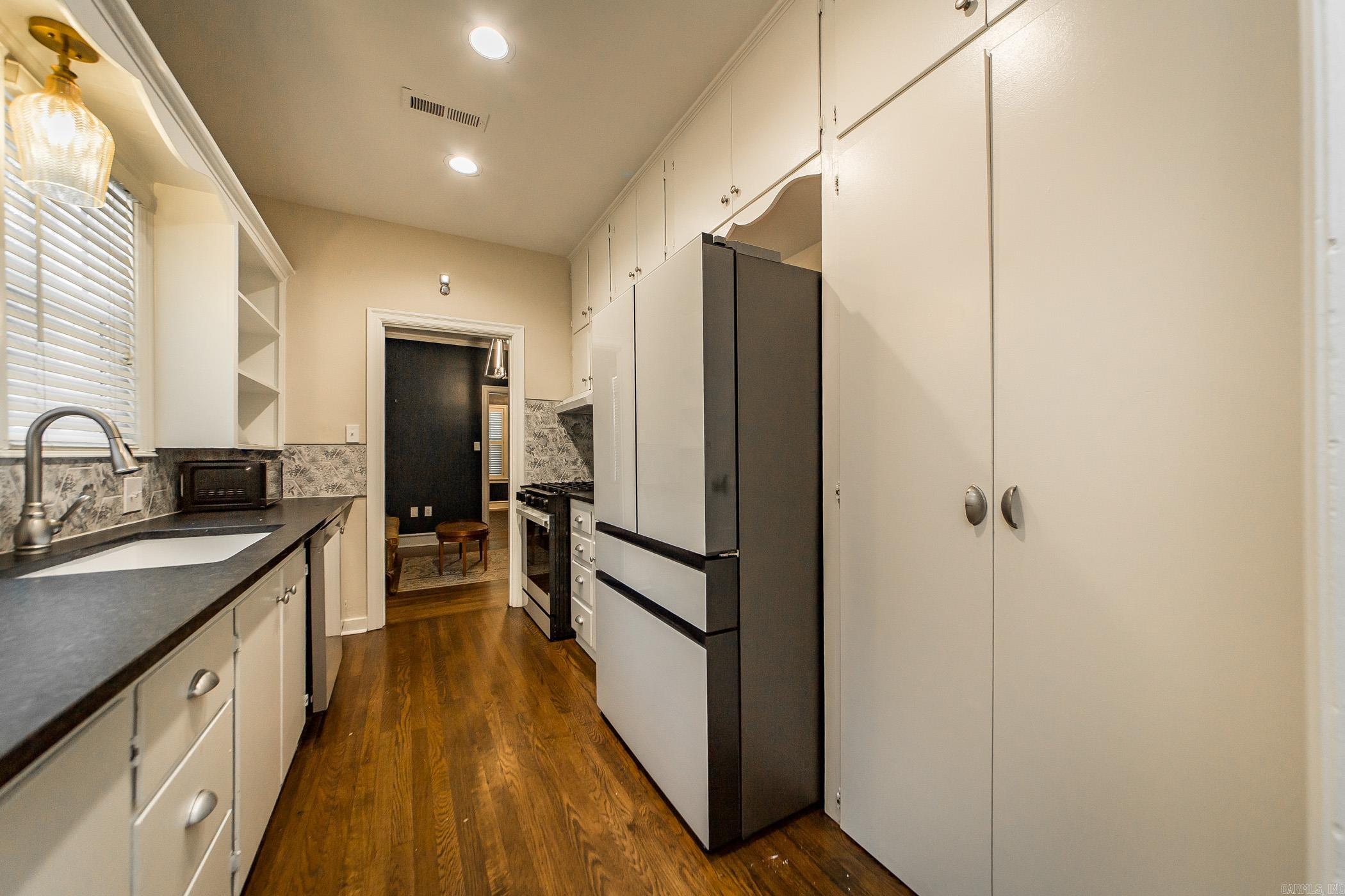 225 E B Ave  North Little Rock, AR