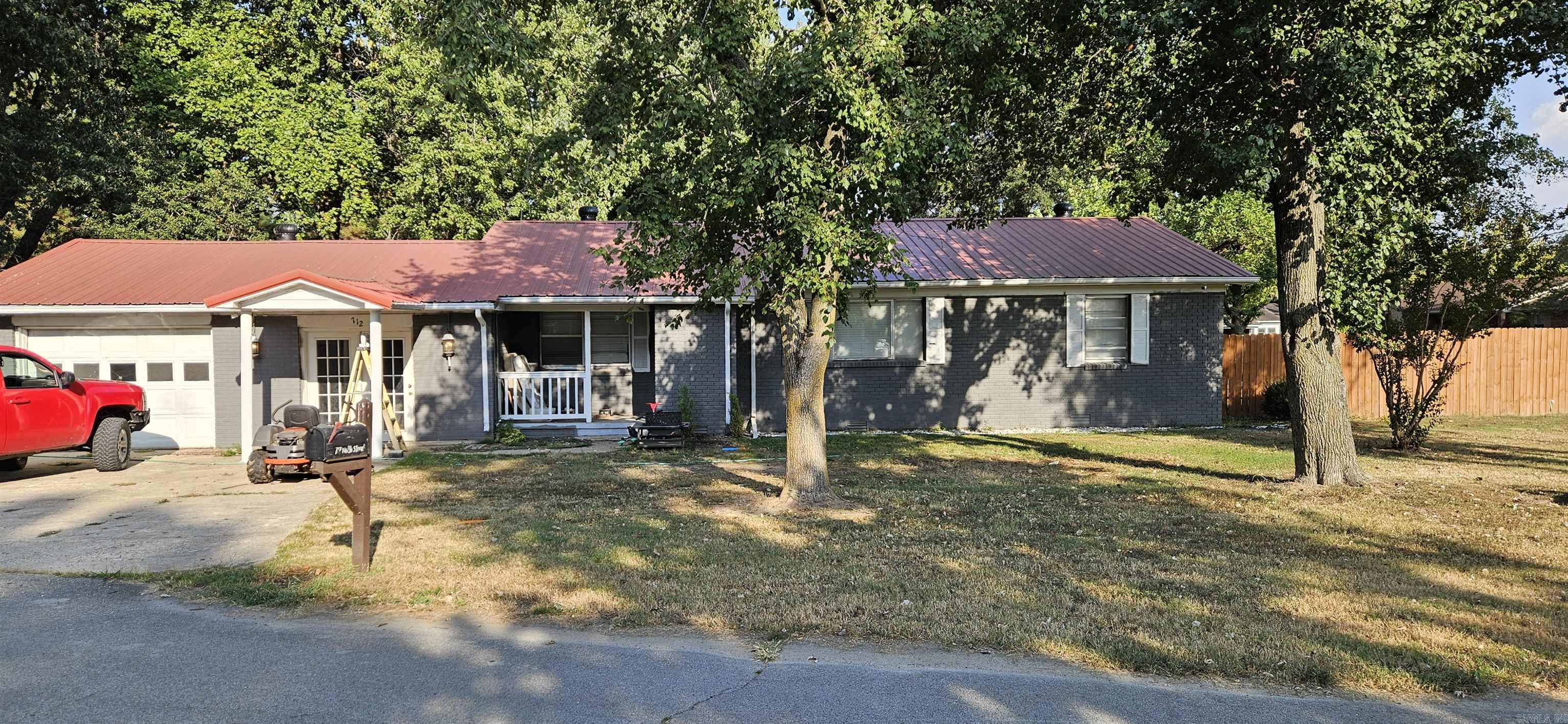 712 9th  Corning, AR