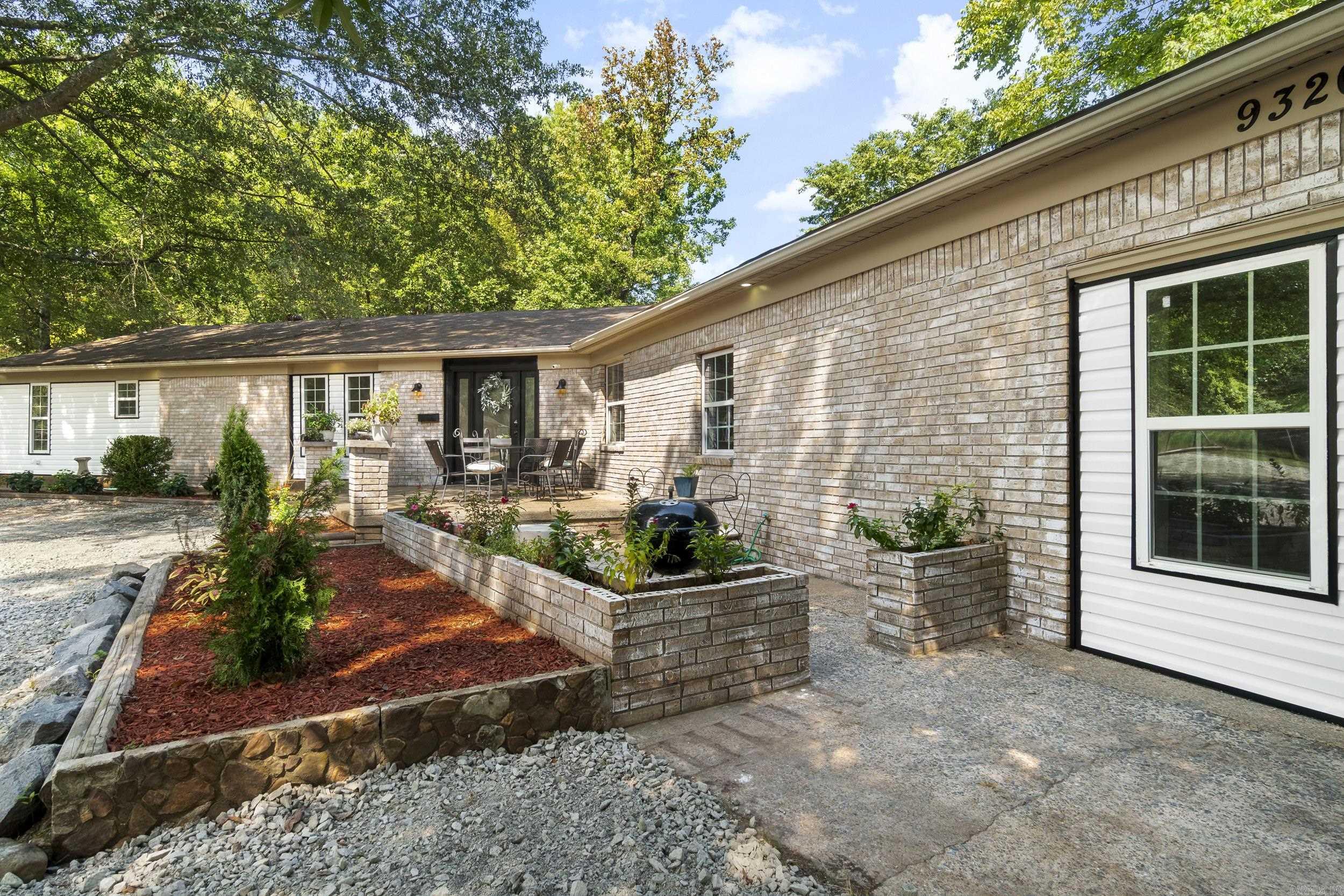 9320 Cloverhill  Little Rock, AR