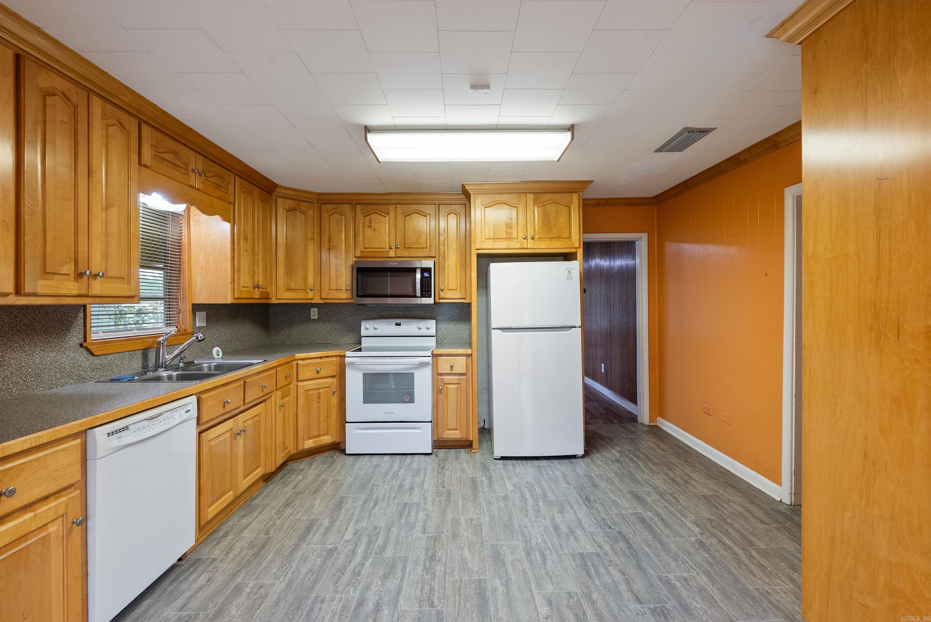 609 W Highland  Malvern, AR