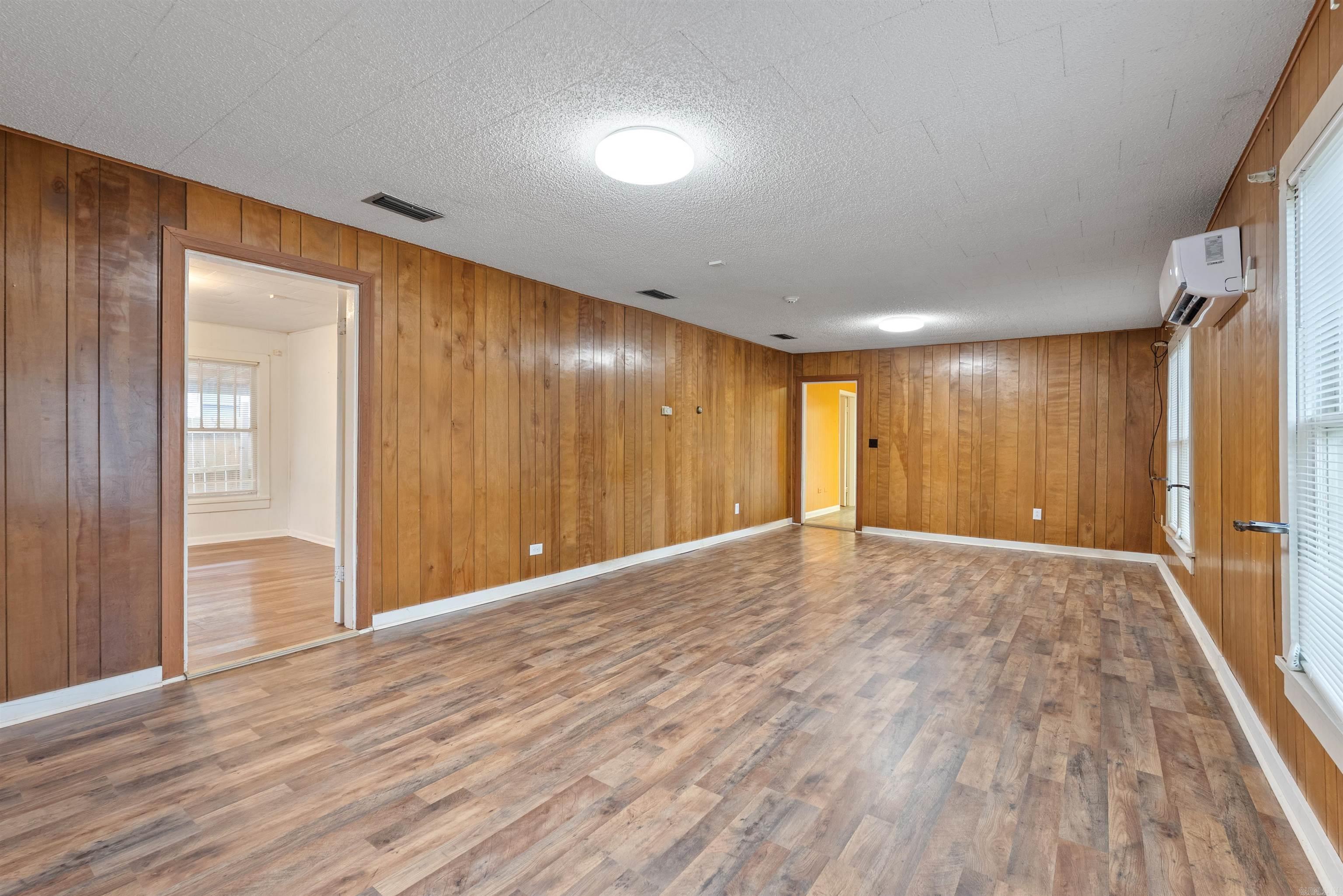 609 W Highland  Malvern, AR
