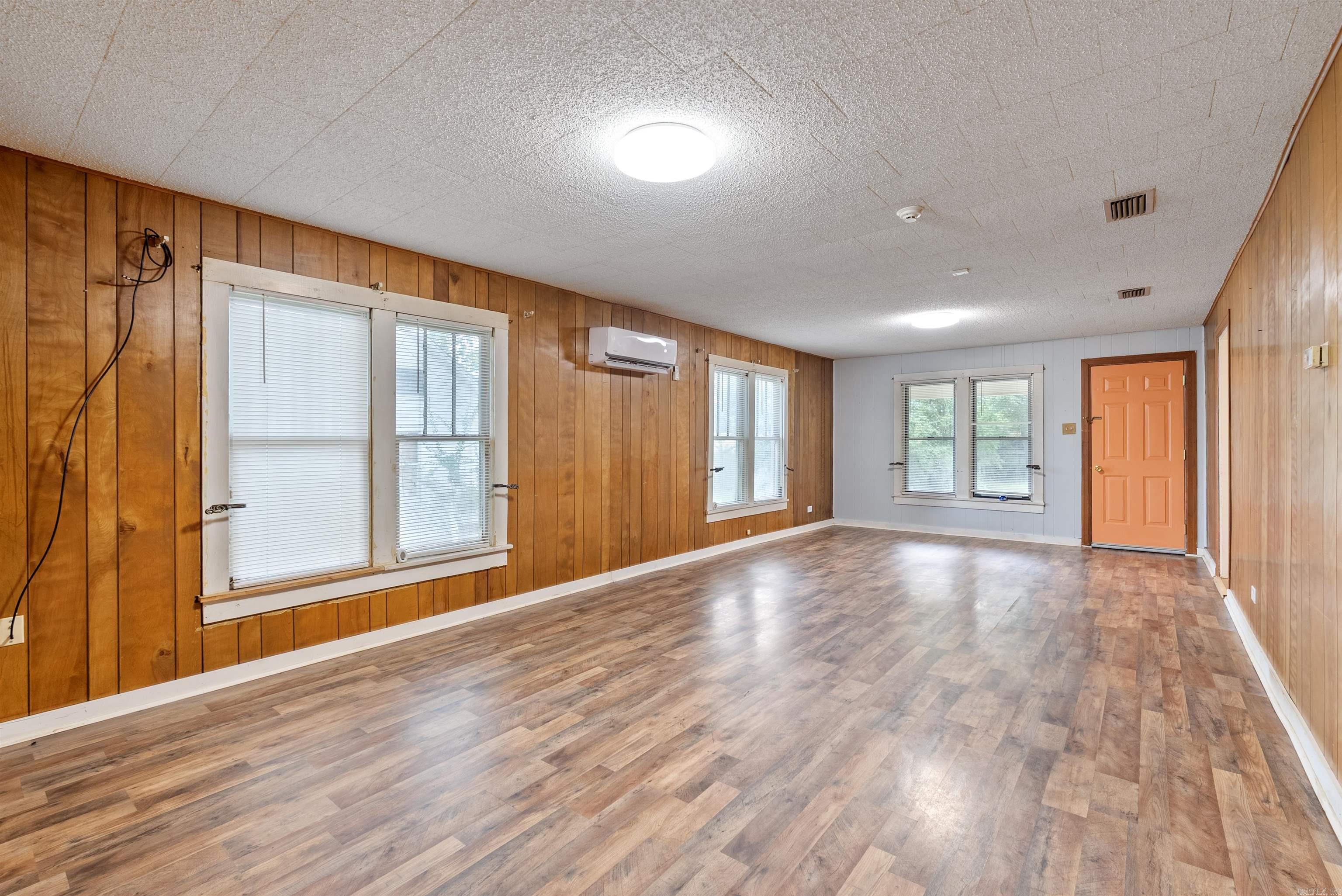 609 W Highland  Malvern, AR