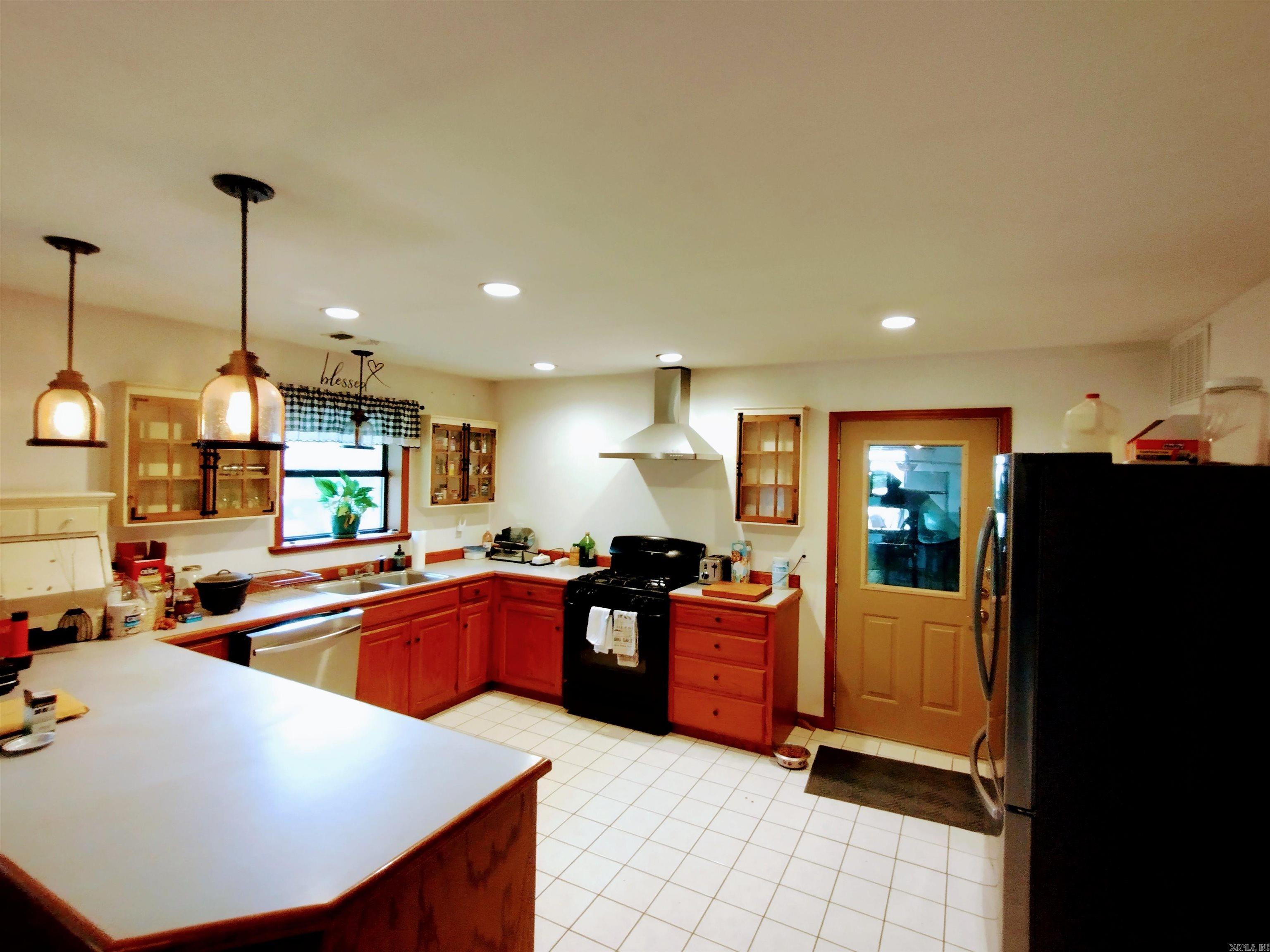 218 Cochran RD Mountain View, AR 72560