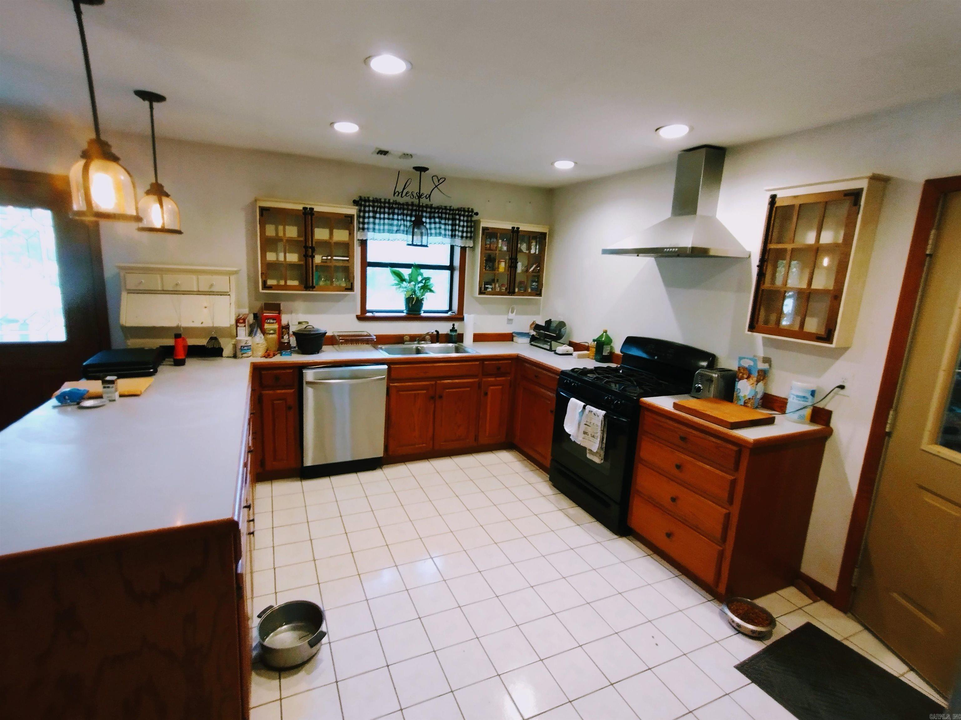 218 Cochran RD Mountain View, AR 72560