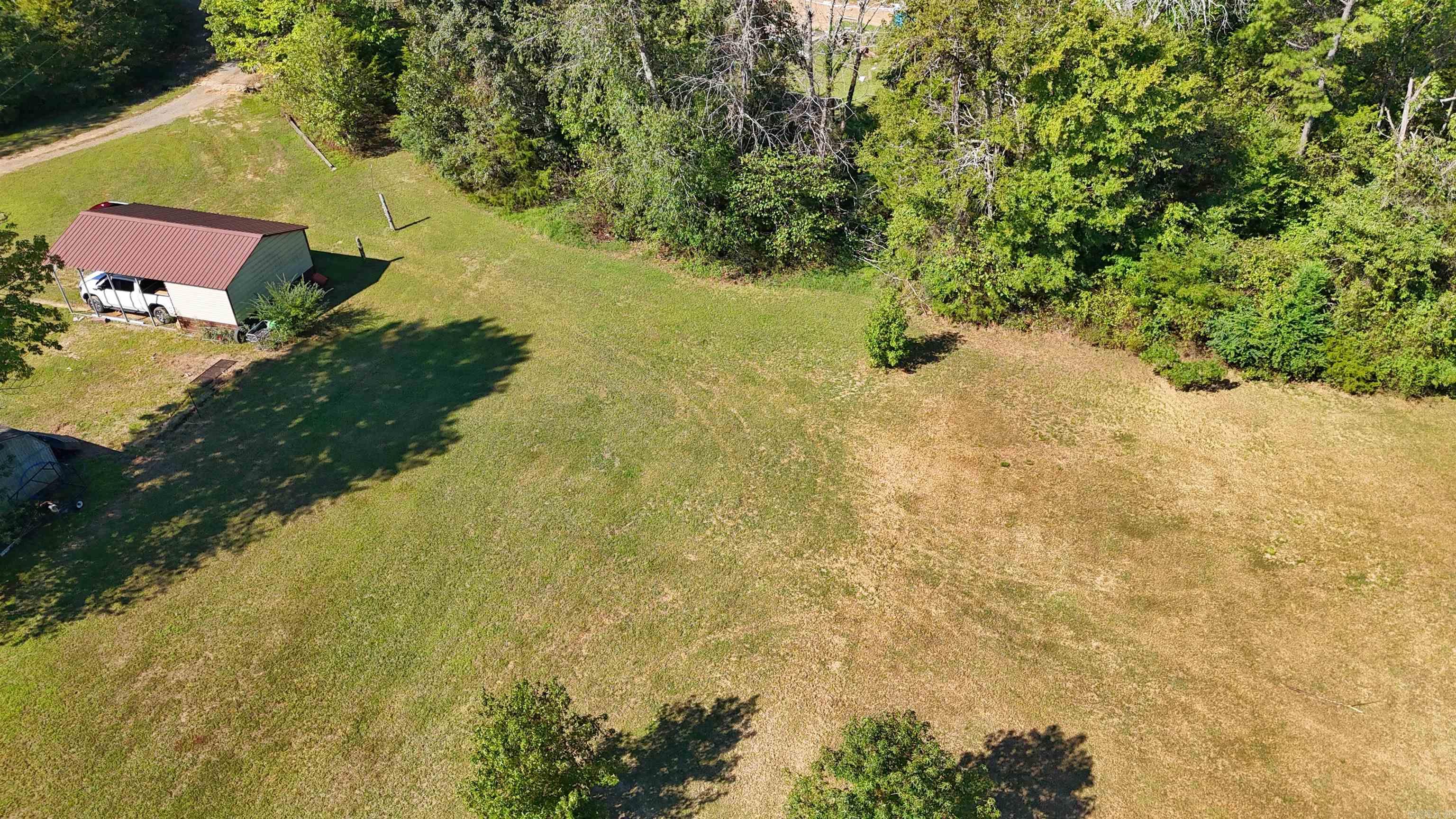 1057 Henderson  Clinton, AR