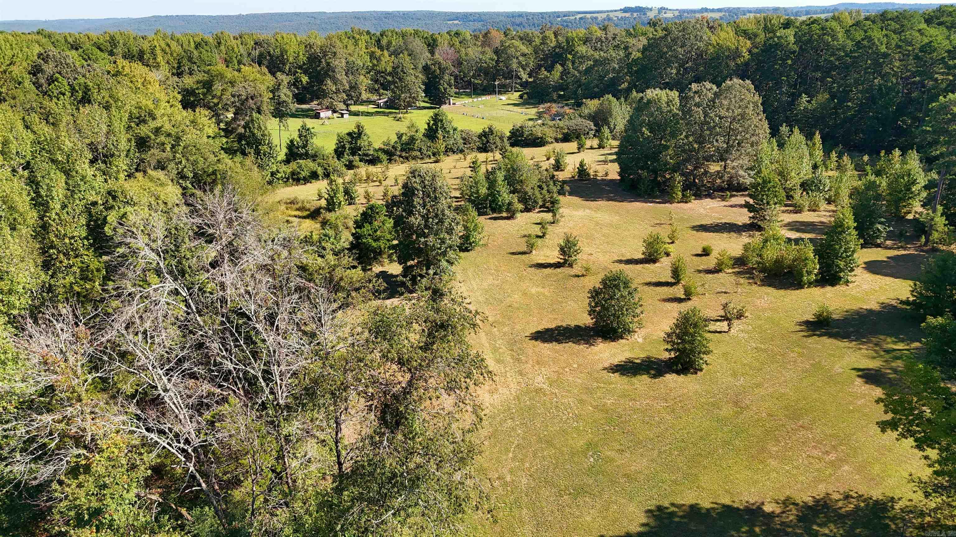 1057 Henderson  Clinton, AR