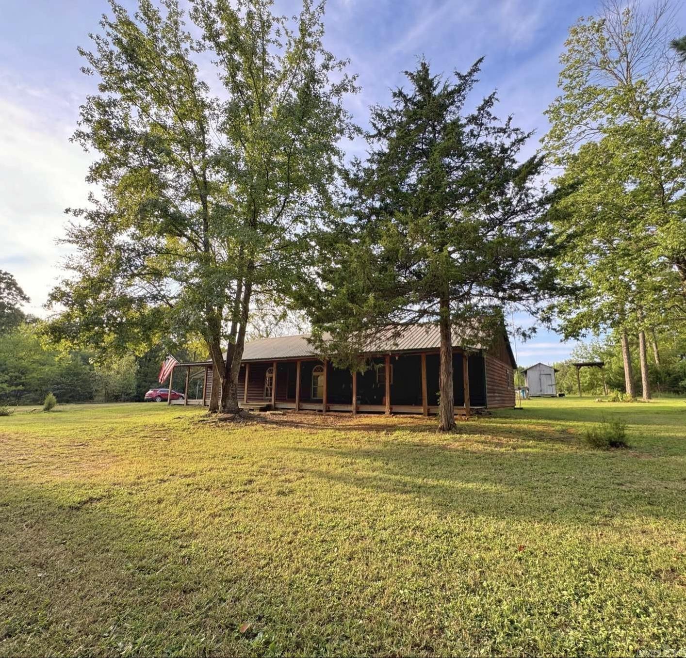 1057 Henderson  Clinton, AR
